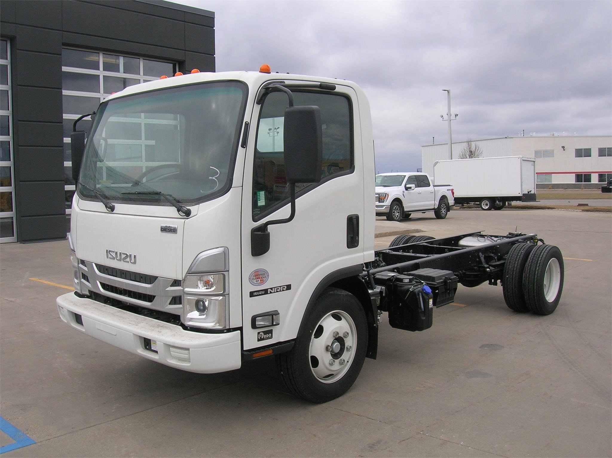 2024 ISUZU NRR - image 1 of 6