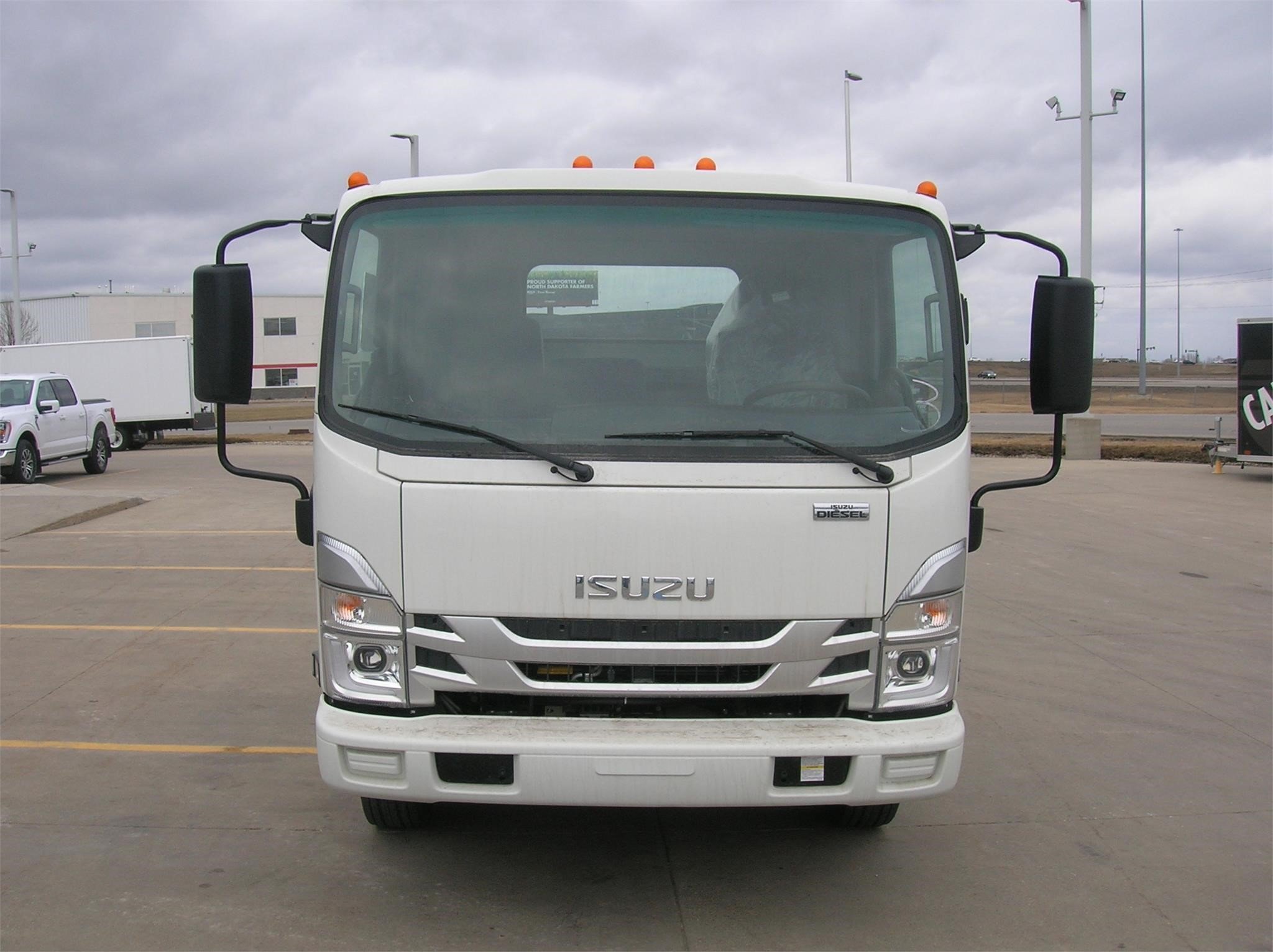 2024 ISUZU NRR - image 2 of 6