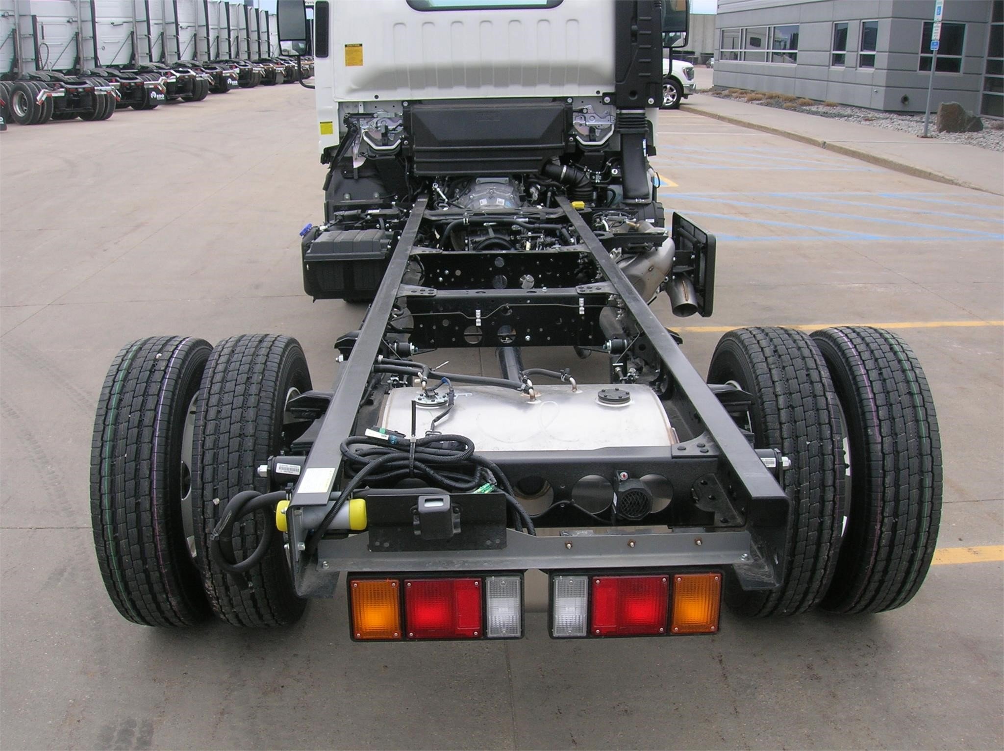 2024 ISUZU NRR - image 6 of 6