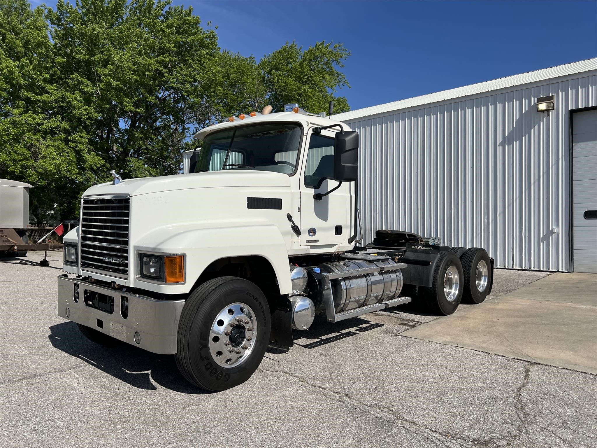 2020 MACK PINNACLE 64T - image 1 of 6