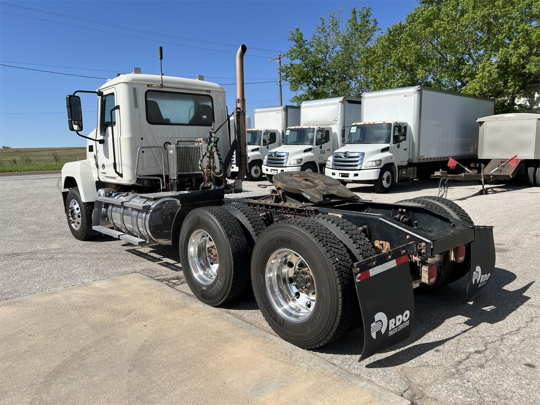 2020 MACK PINNACLE 64T - image 3 of 6