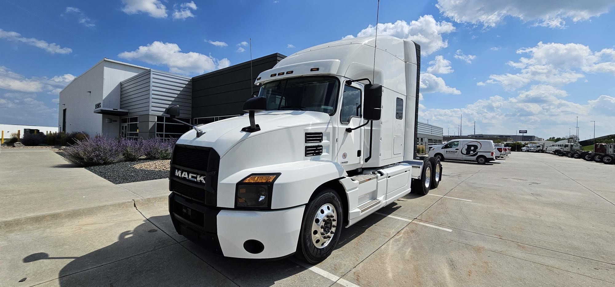 2024 MACK ANTHEM 64T