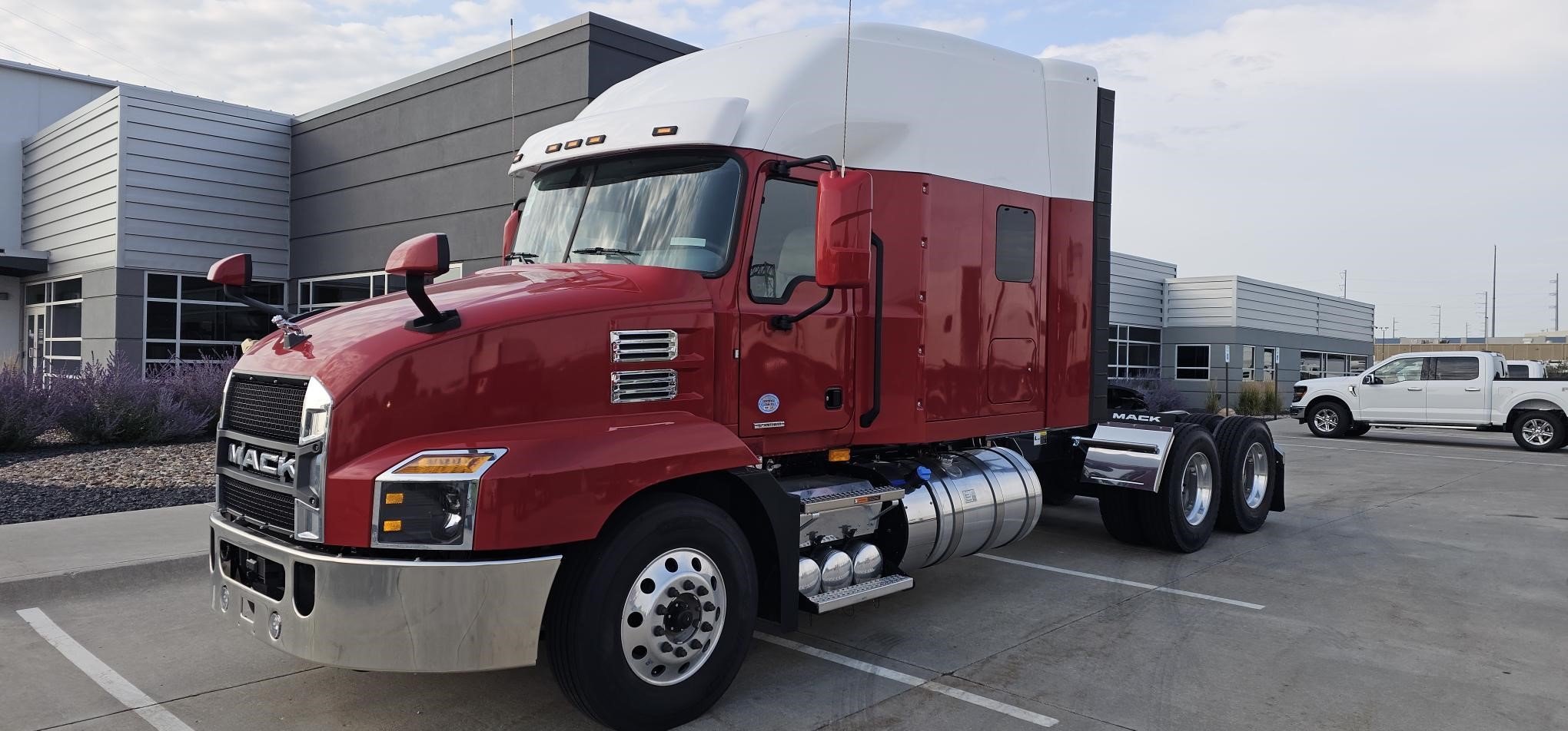 2025 MACK ANTHEM 64T