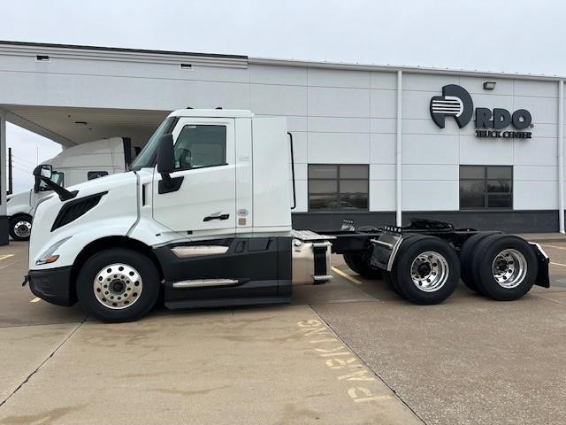 2025 VOLVO VNL64T300 - image 5 of 5