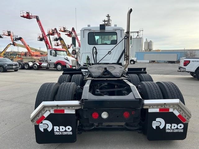 2018 MACK PINNACLE CXU613 - image 3 of 6