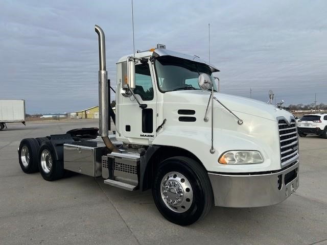 2018 MACK PINNACLE CXU613 - image 5 of 6