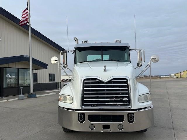 2018 MACK PINNACLE CXU613 - image 6 of 6