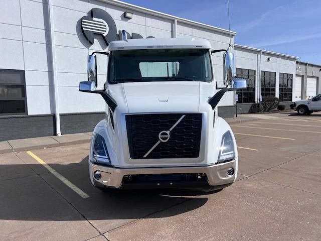 2026 VOLVO VNR64T300 - image 2 of 6