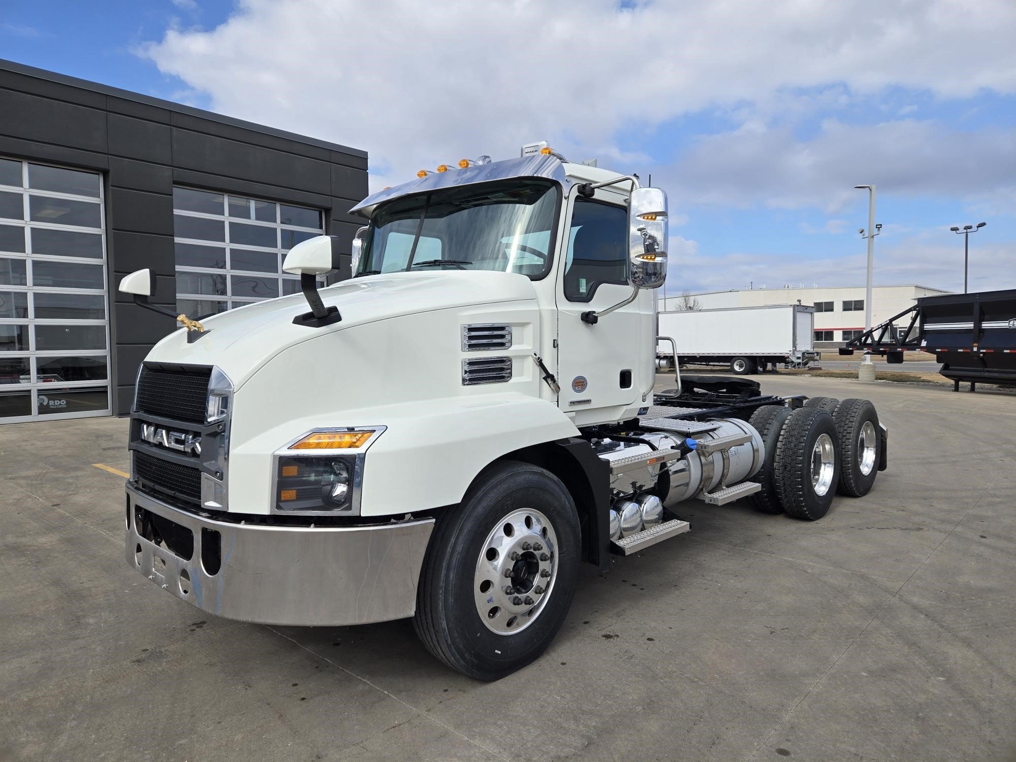2026 MACK ANTHEM 64T - image 1 of 6