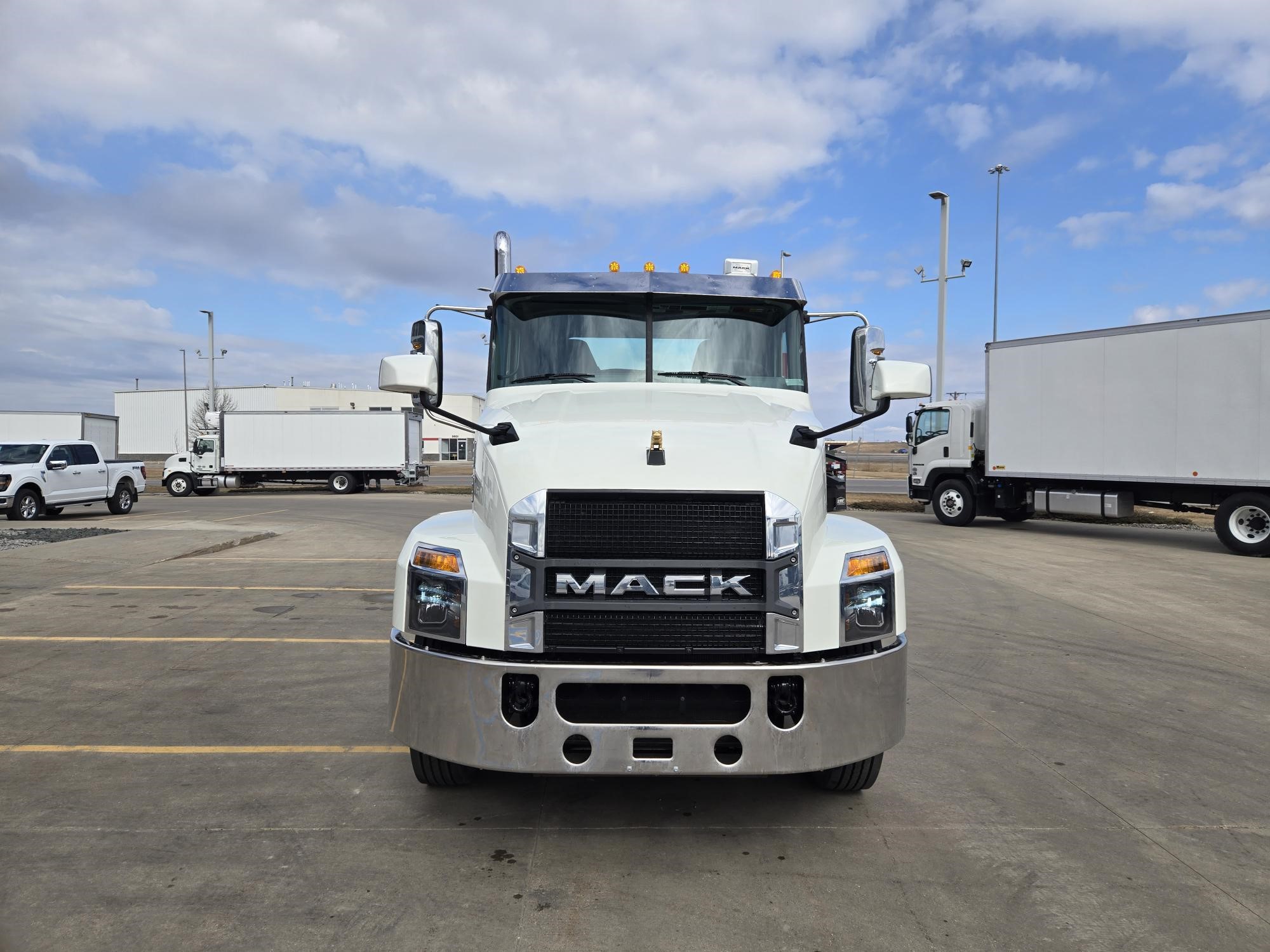 2026 MACK ANTHEM 64T - image 2 of 6