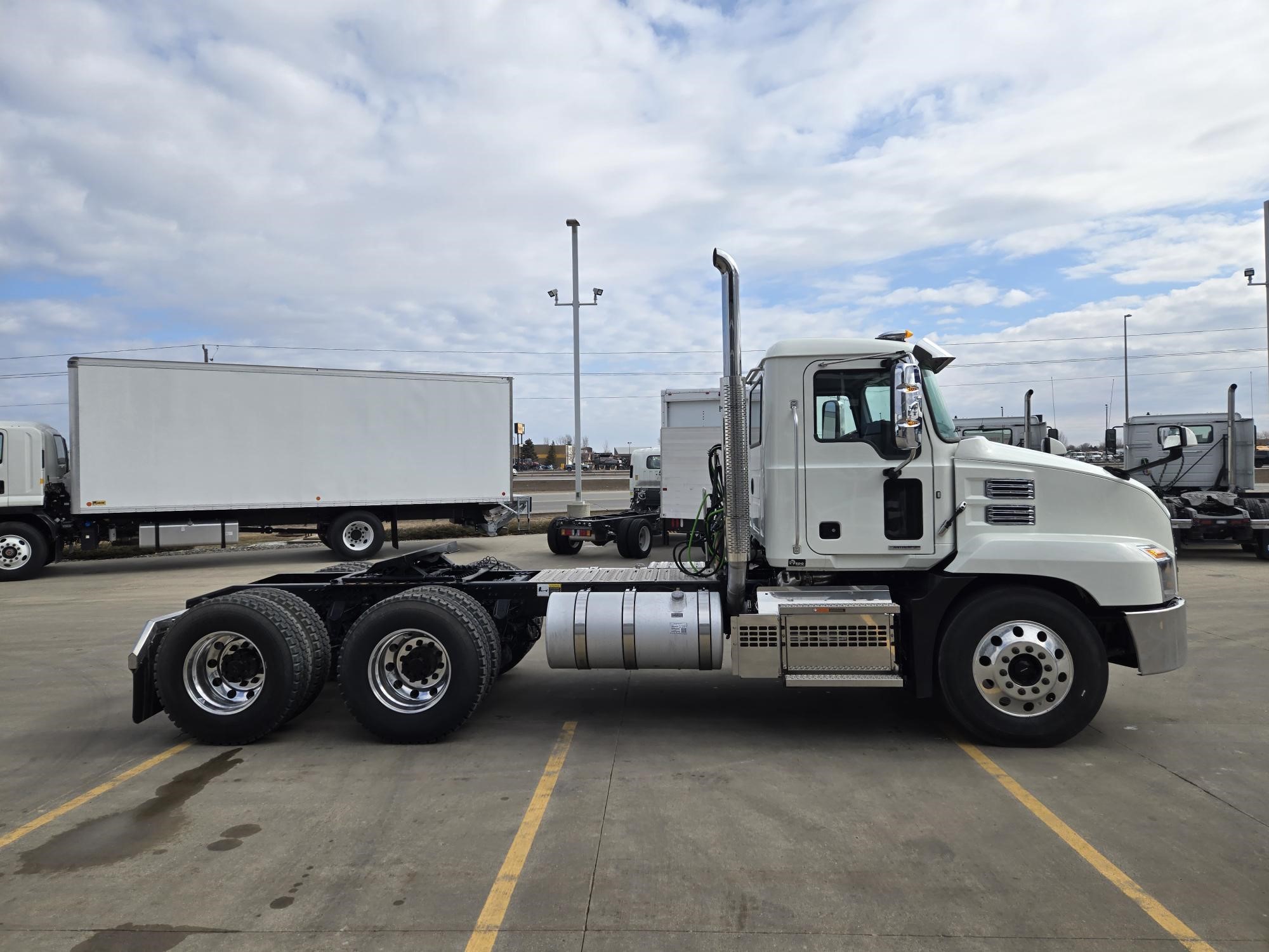 2026 MACK ANTHEM 64T - image 4 of 6