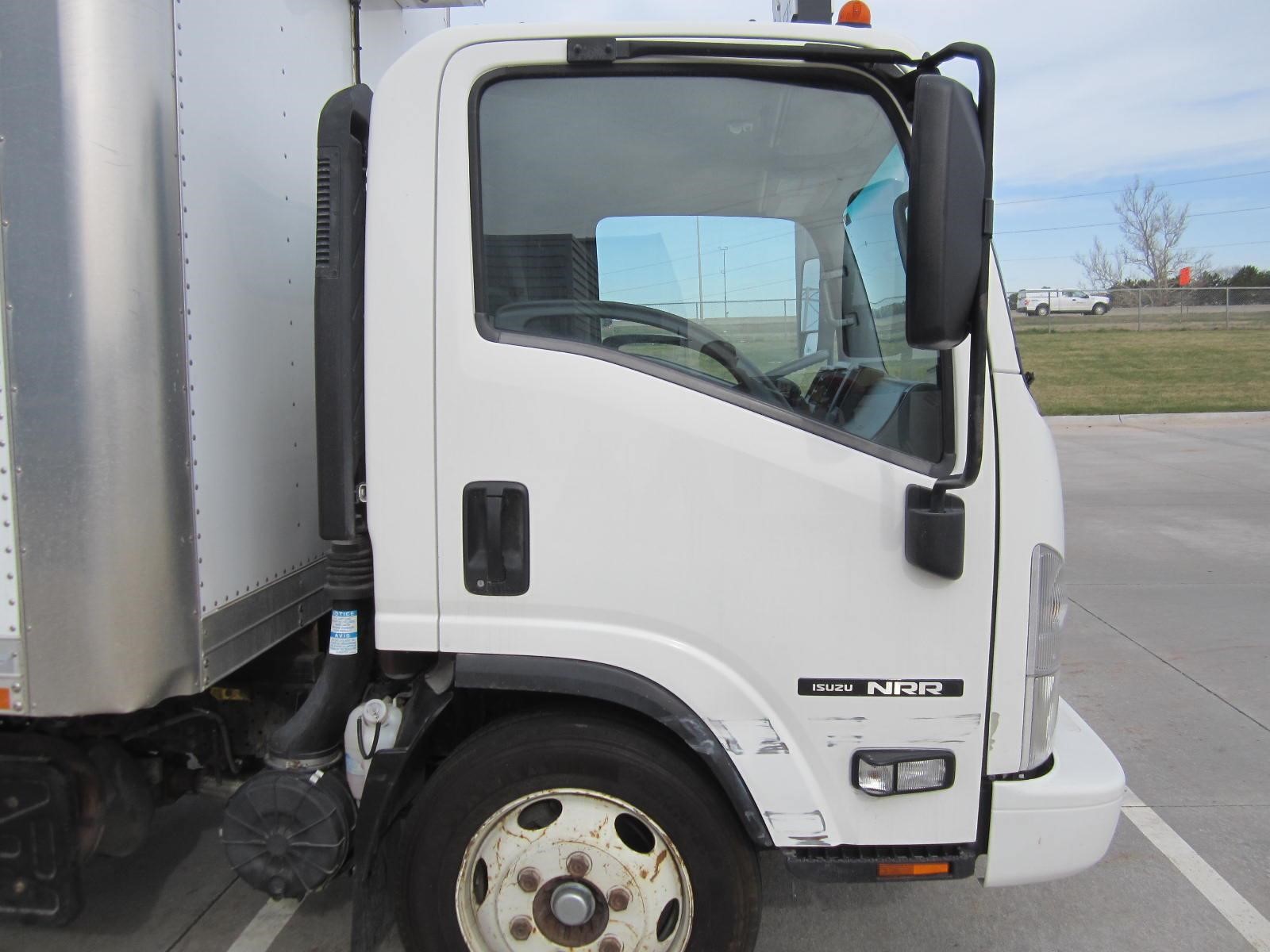 2019 ISUZU NRR - image 5 of 6