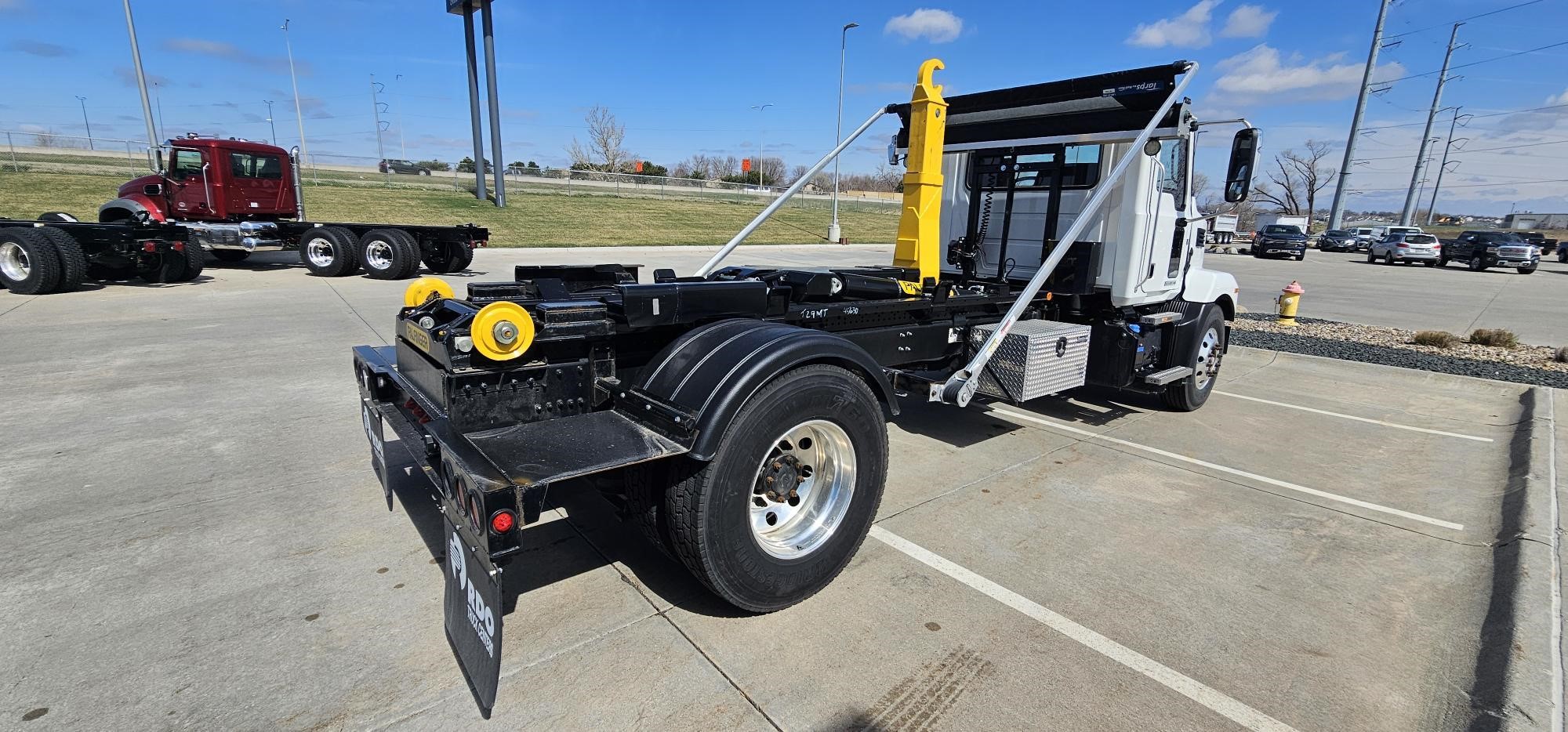2024 MACK MD7 - image 5 of 6