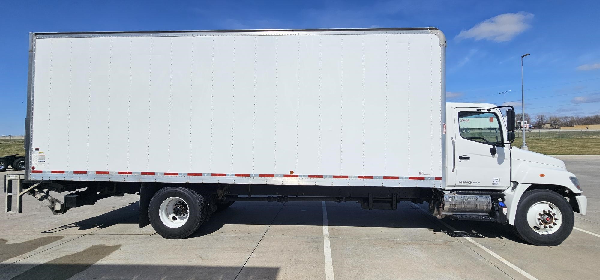 2020 HINO 268A - image 6 of 6