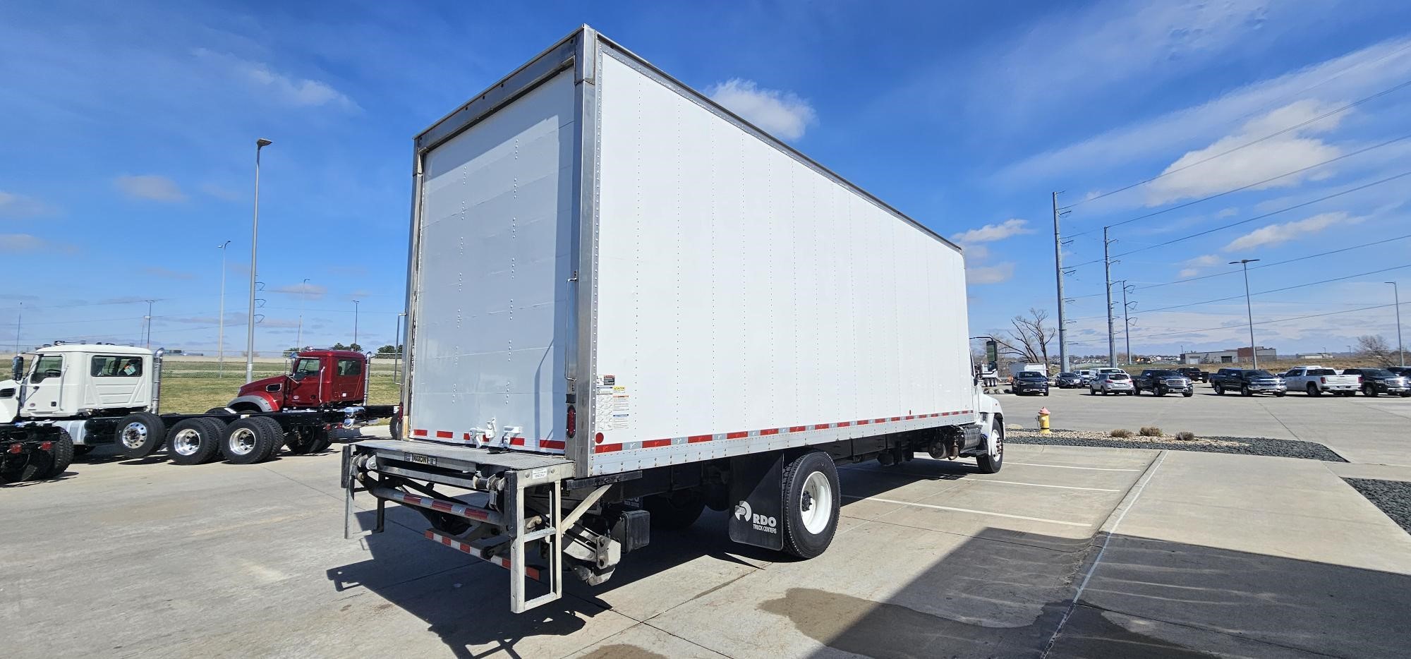 2020 HINO 268A - image 5 of 6