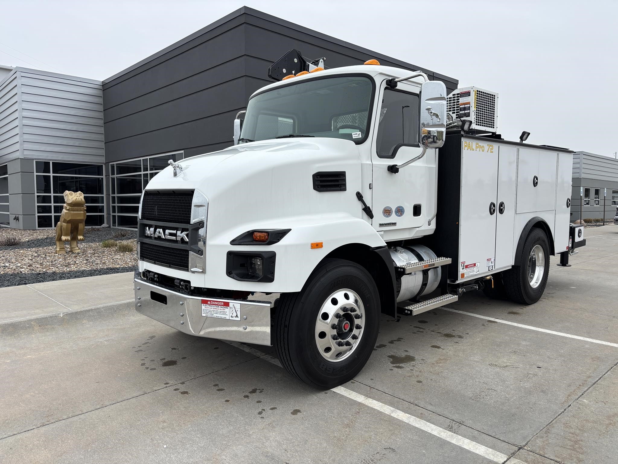2026 MACK MD7 - image 1 of 6
