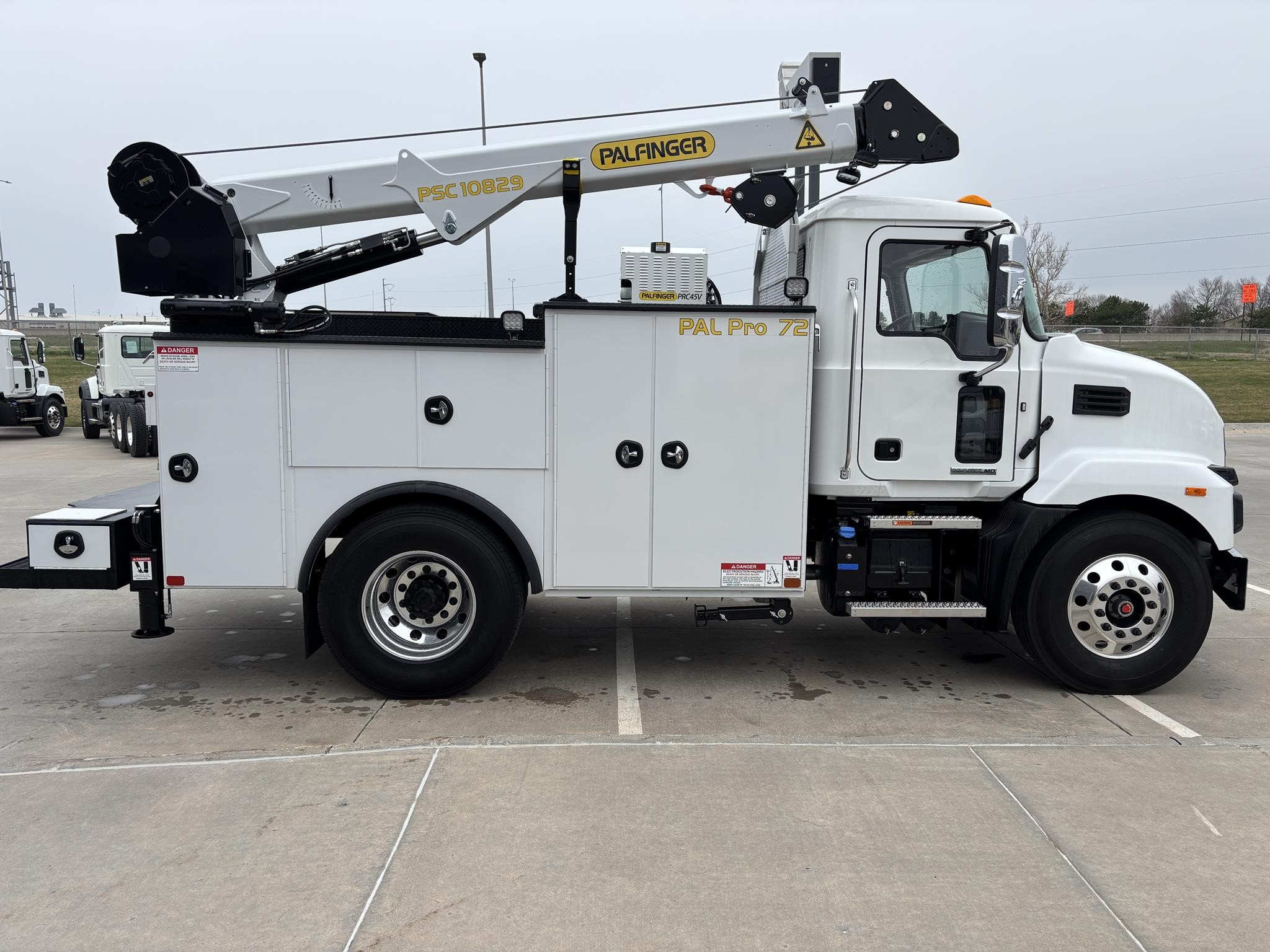 2026 MACK MD7 - image 6 of 6