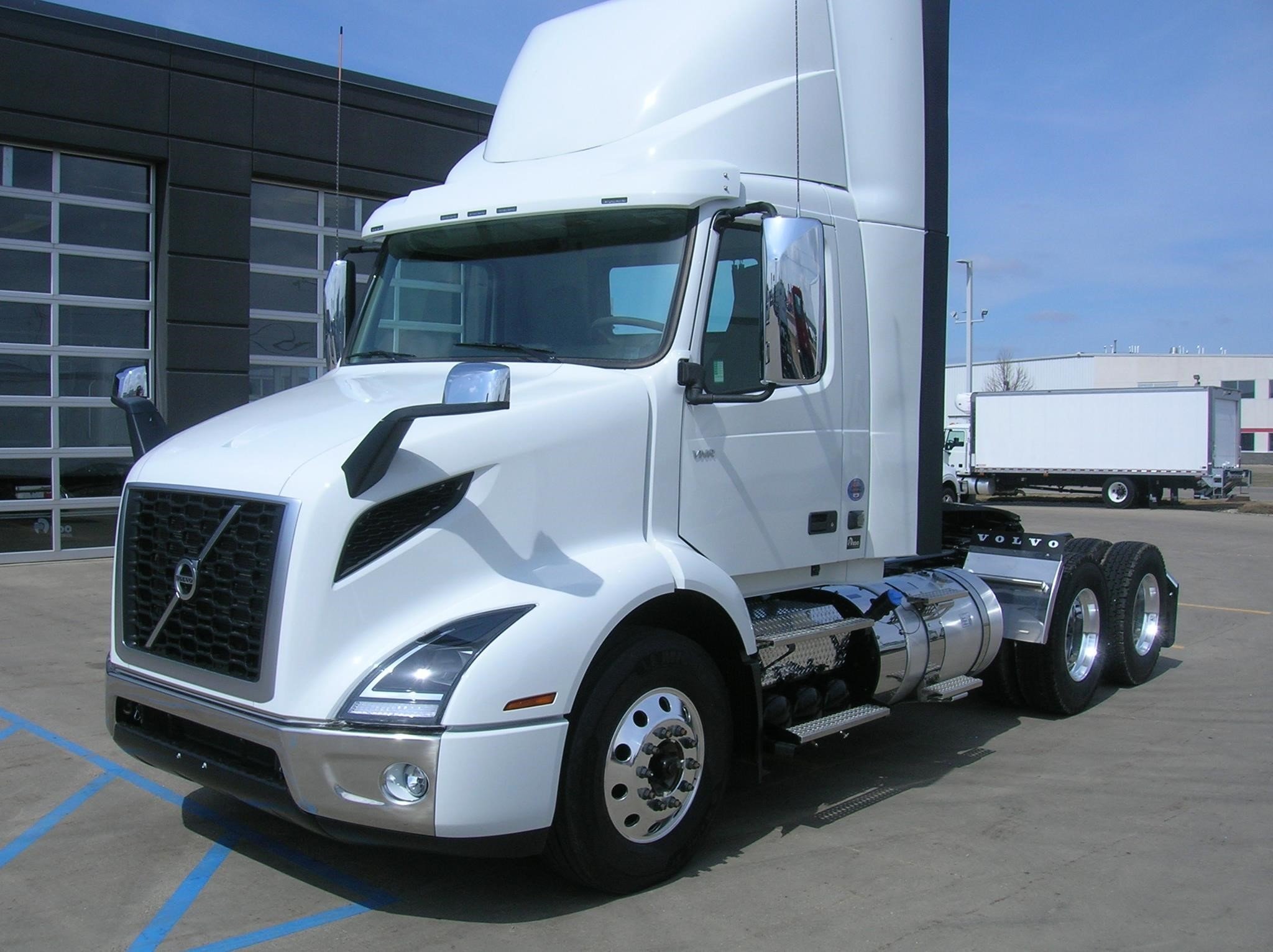 2026 VOLVO VNR64T300 - image 1 of 6