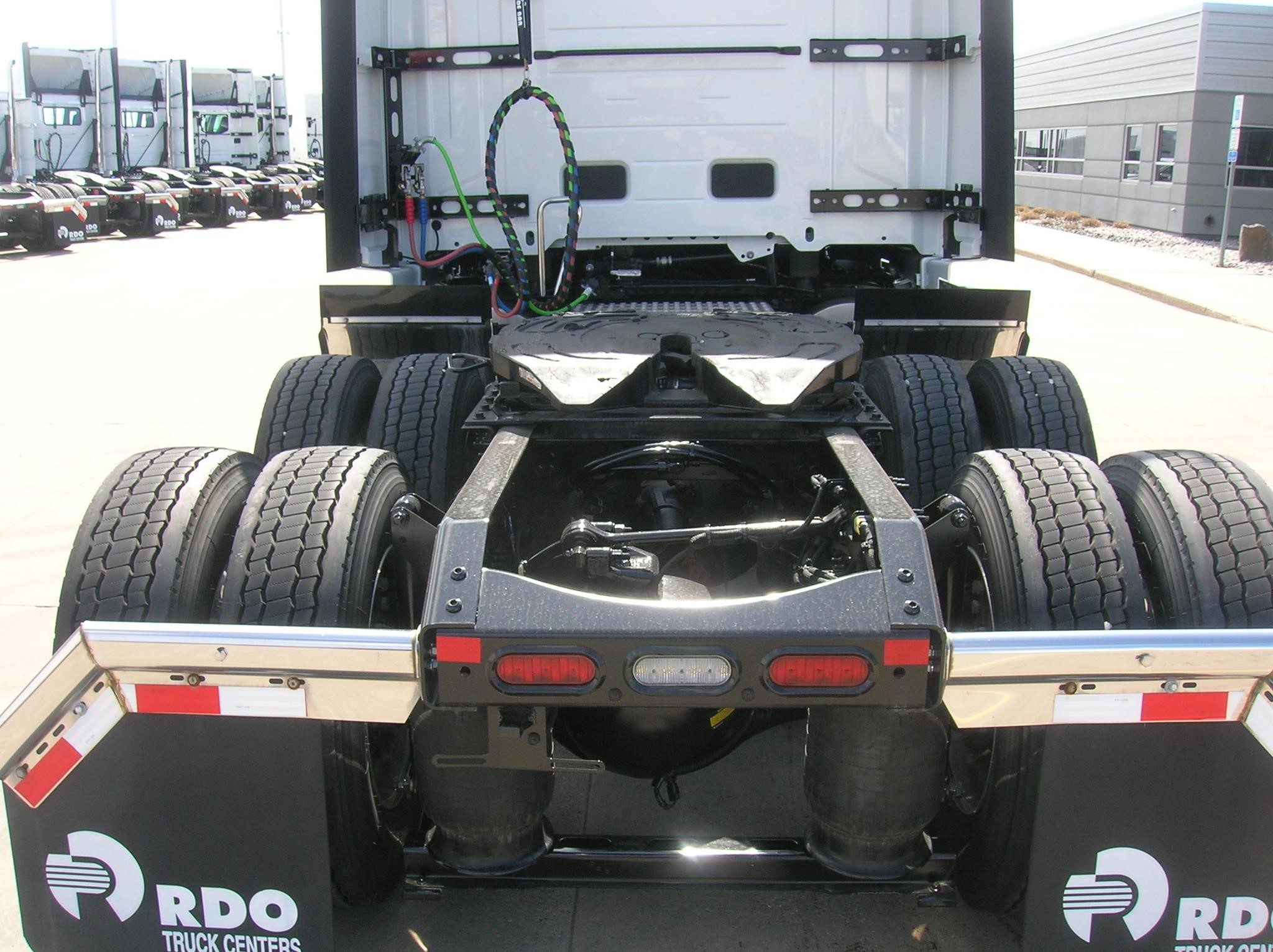 2025 VOLVO VNL64T660 - image 6 of 6
