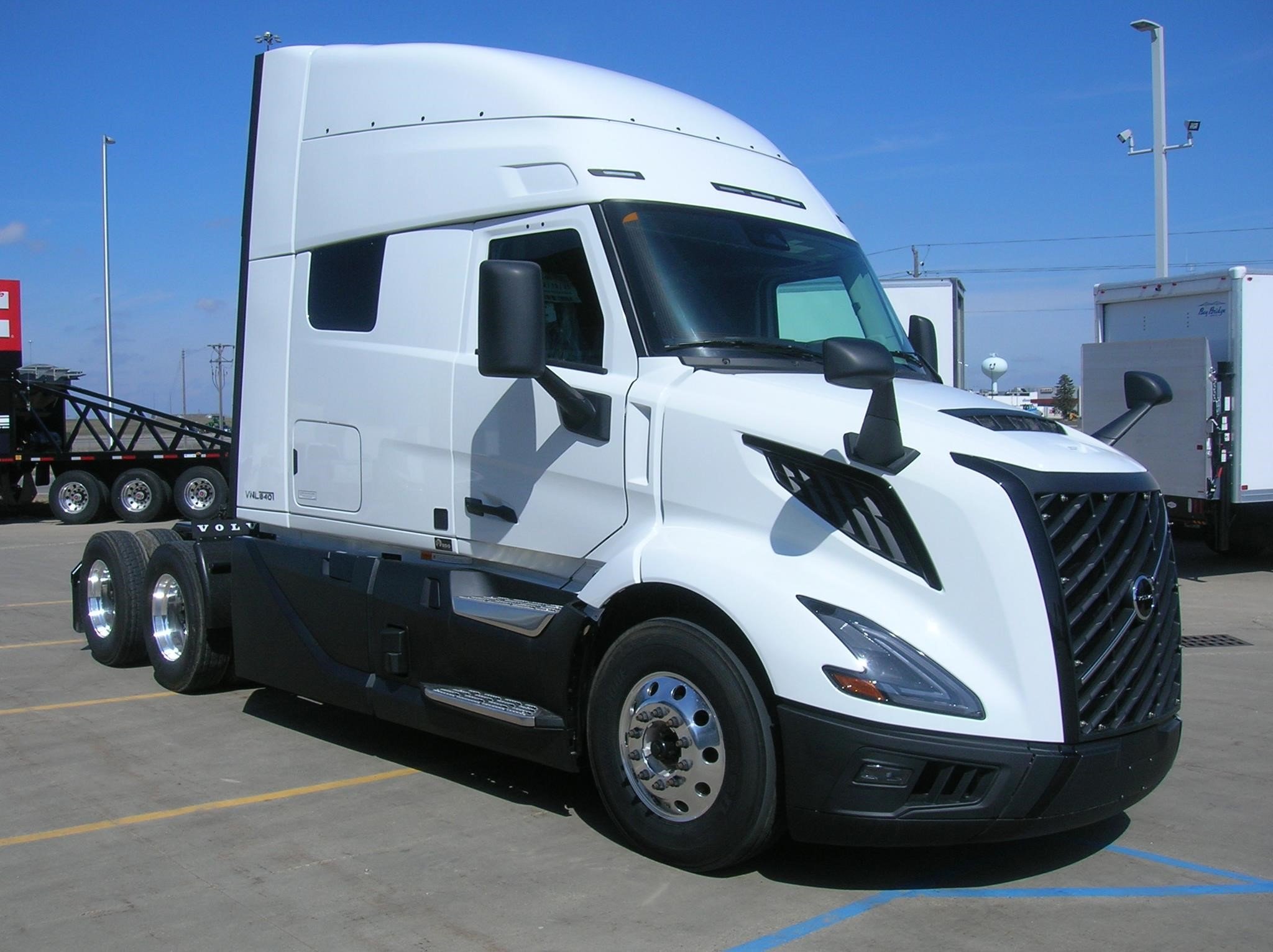 2026 VOLVO VNL64T640 - image 3 of 6