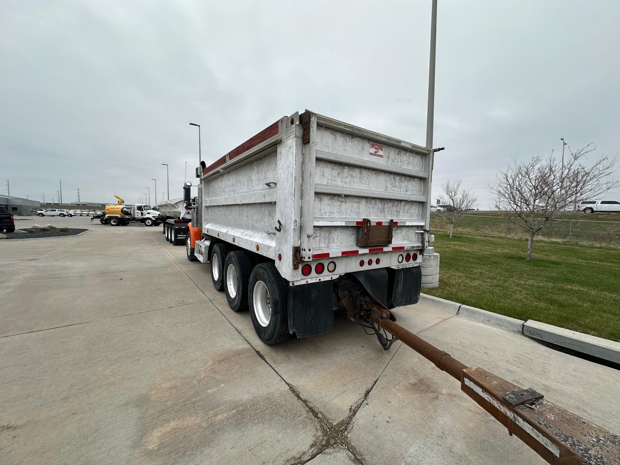 1993 FREIGHTLINER FLD120 - image 3 of 6