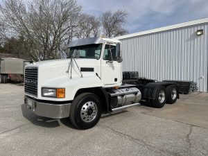 2002 MACK CH613 9050891744