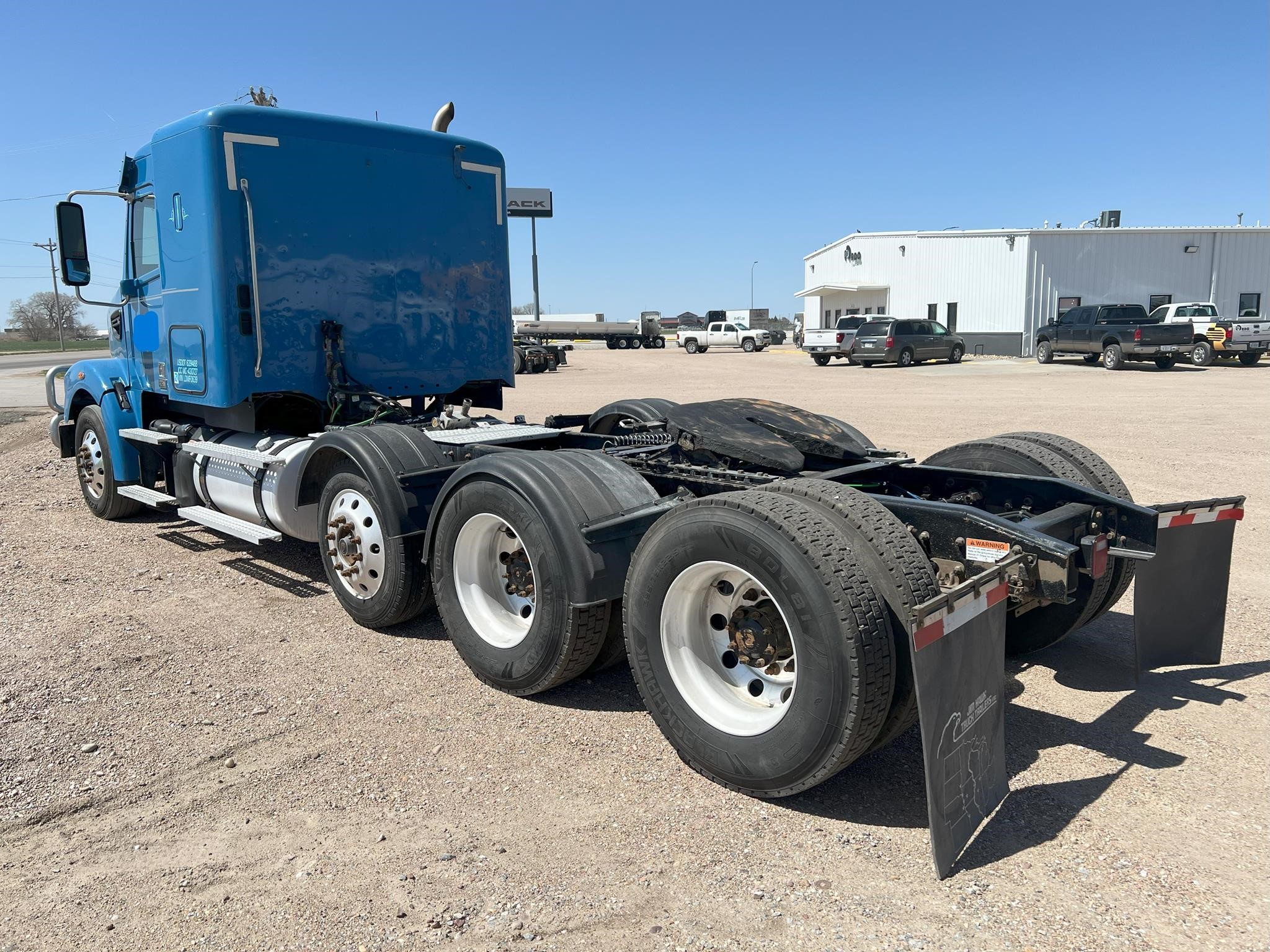 2020 FREIGHTLINER 122SD - image 3 of 6