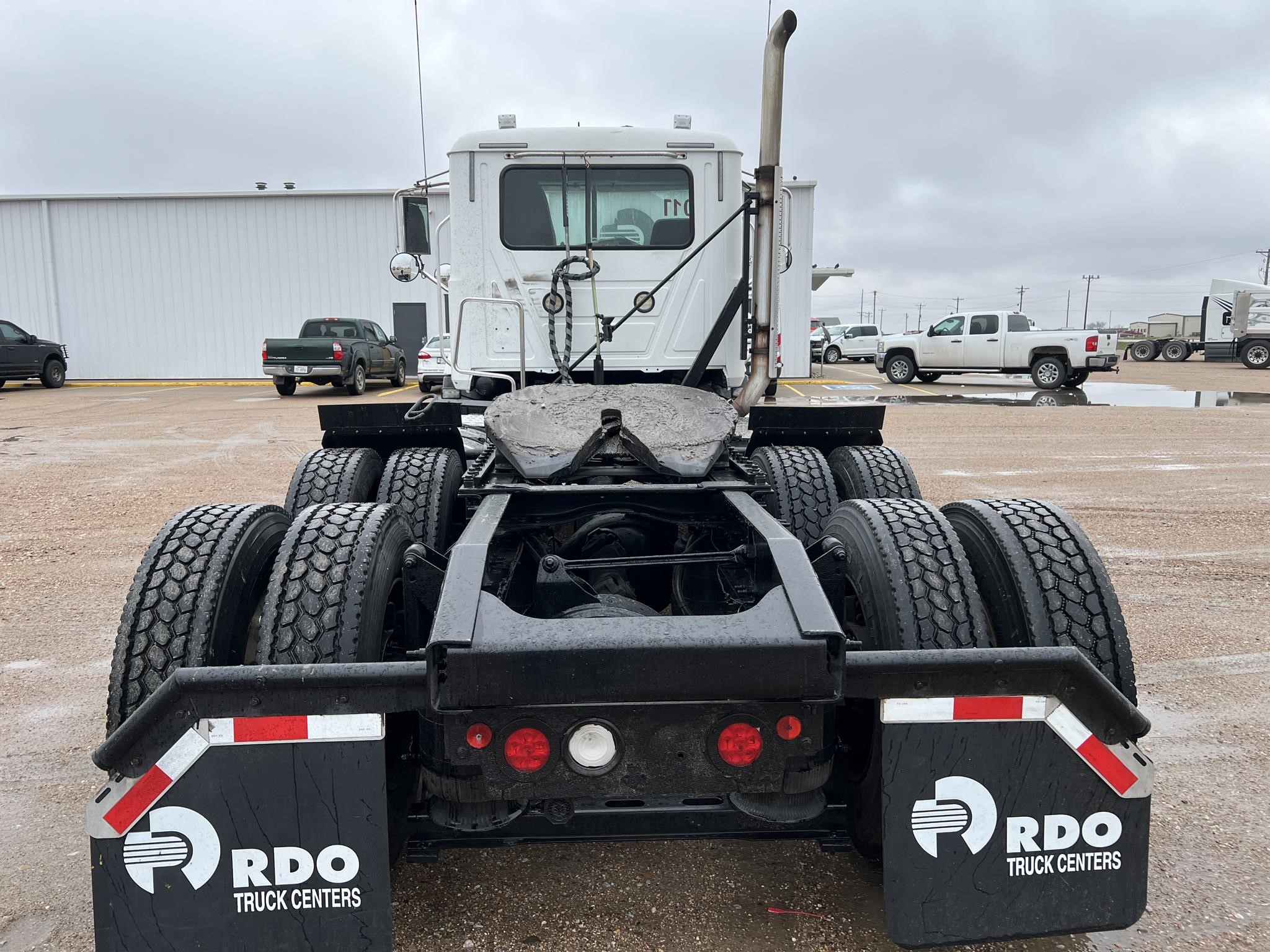 2017 MACK PINNACLE CXU613 - image 4 of 6