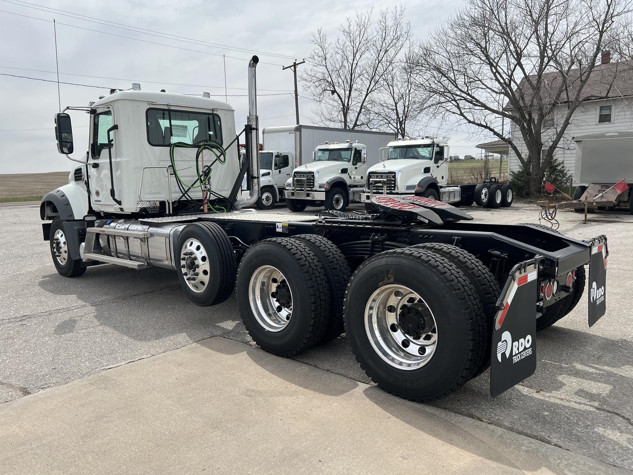 2026 MACK GRANITE 84FT - image 3 of 6