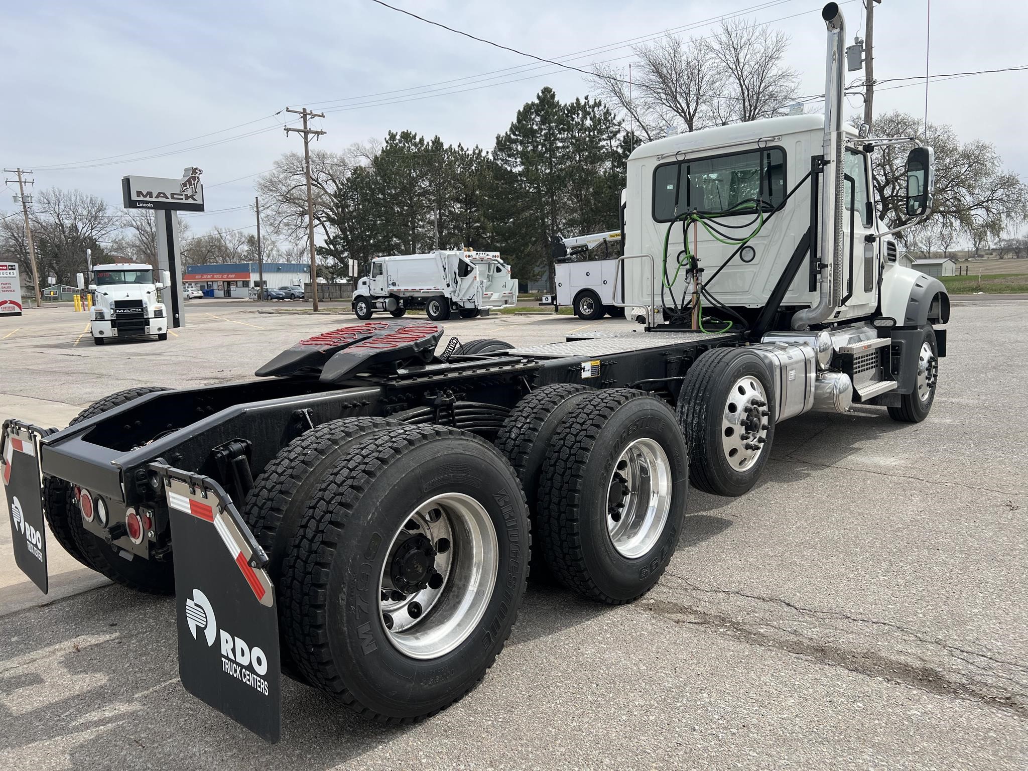 2026 MACK GRANITE 84FT - image 5 of 6