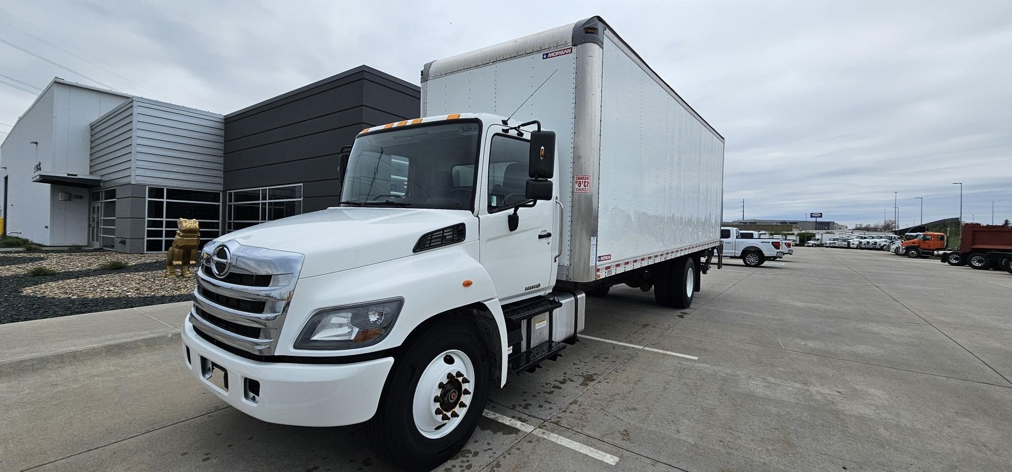 2020 HINO 268A - image 1 of 6