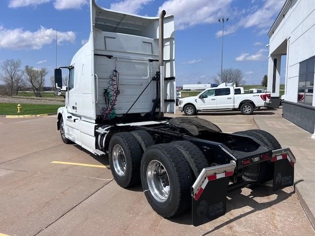 2017 VOLVO VNL64T630 - image 6 of 6