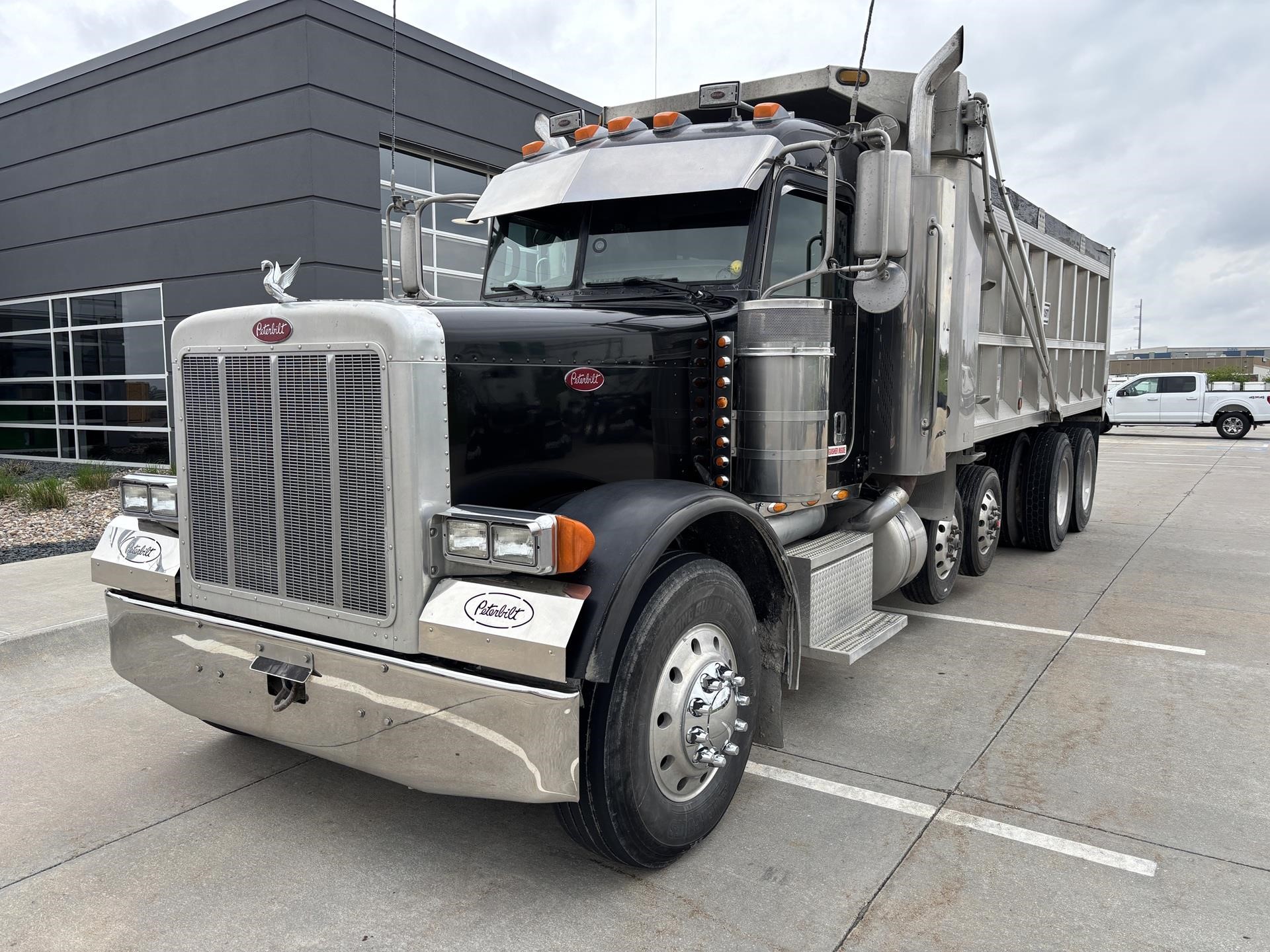 2006 PETERBILT 379 - image 1 of 6