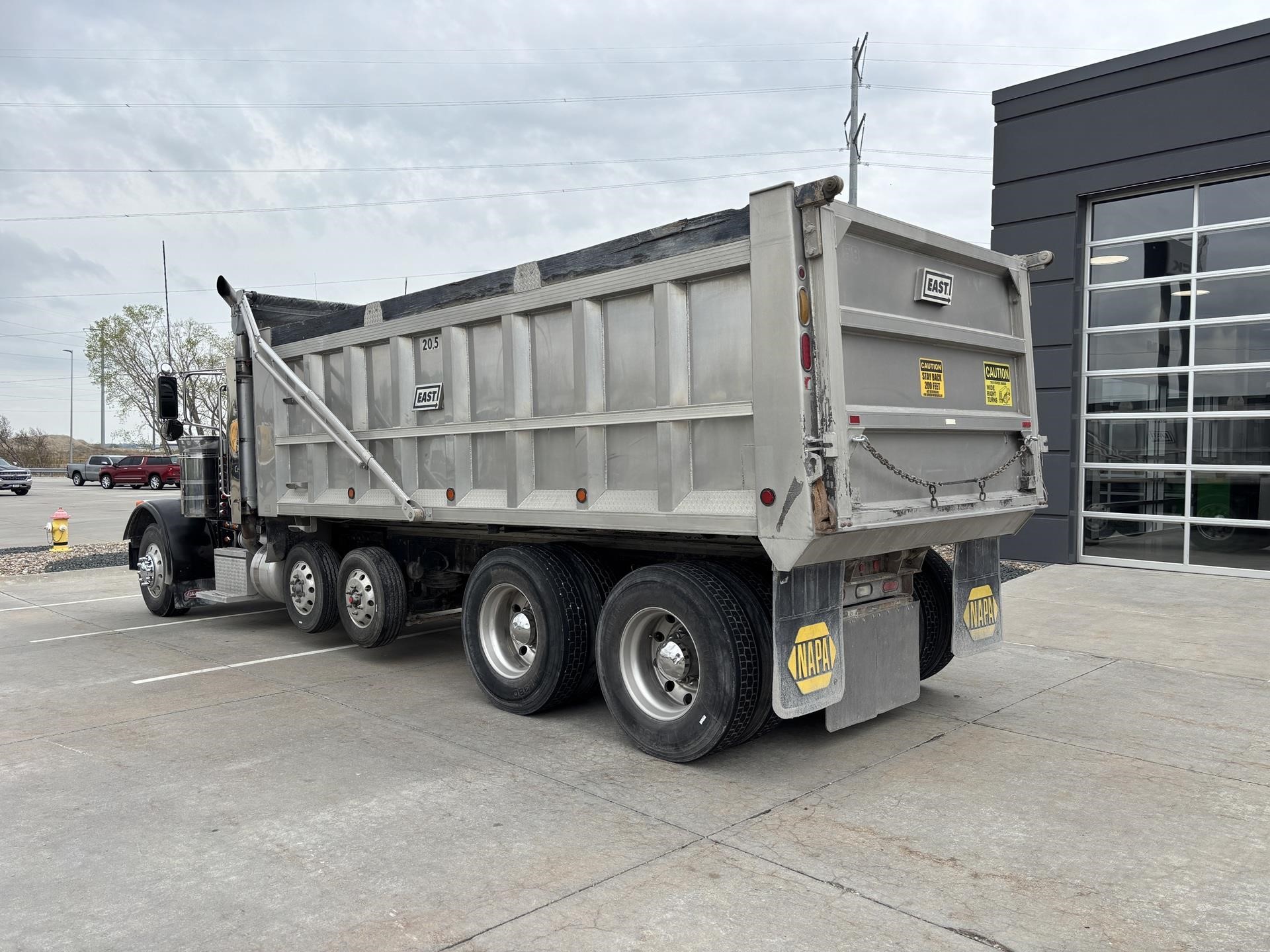 2006 PETERBILT 379 - image 3 of 6