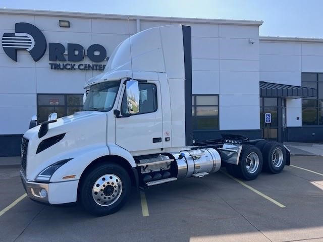 2026 VOLVO VNR64T300 - image 1 of 6