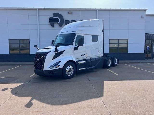 2026 VOLVO VNL64T640 - image 1 of 6