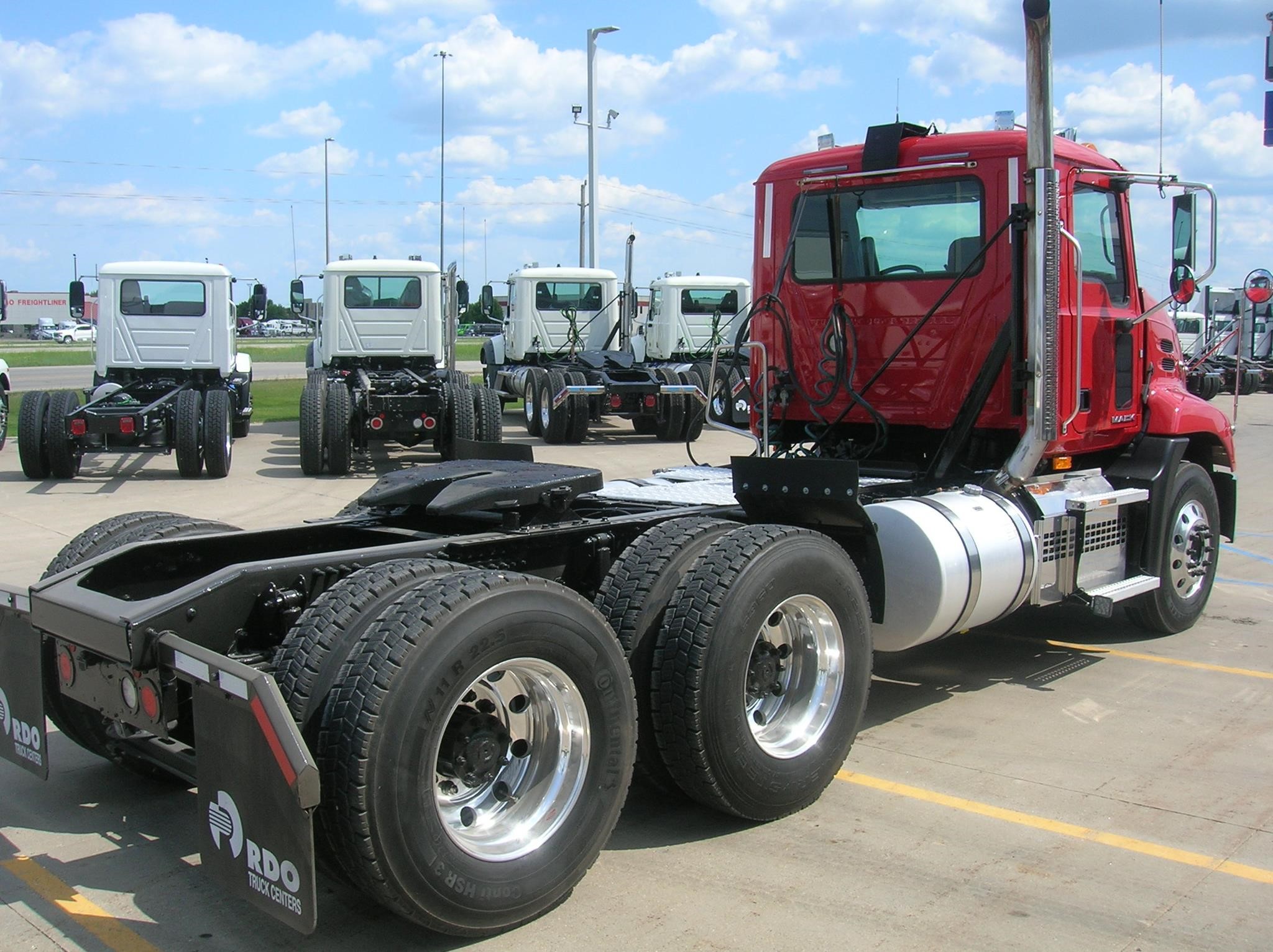 2018 MACK PINNACLE CXU613 - image 5 of 6