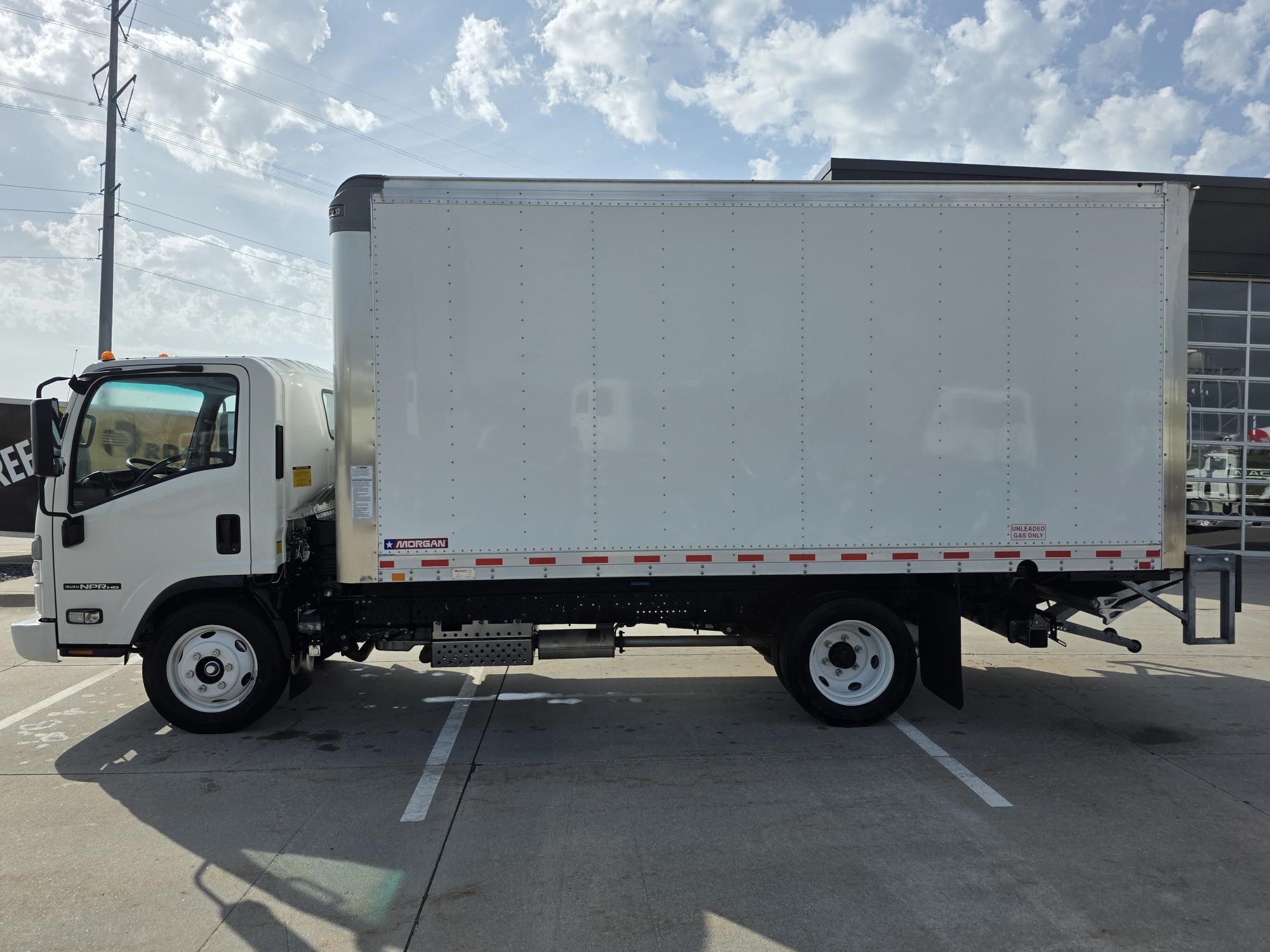 2024 ISUZU NPR HD - image 2 of 6
