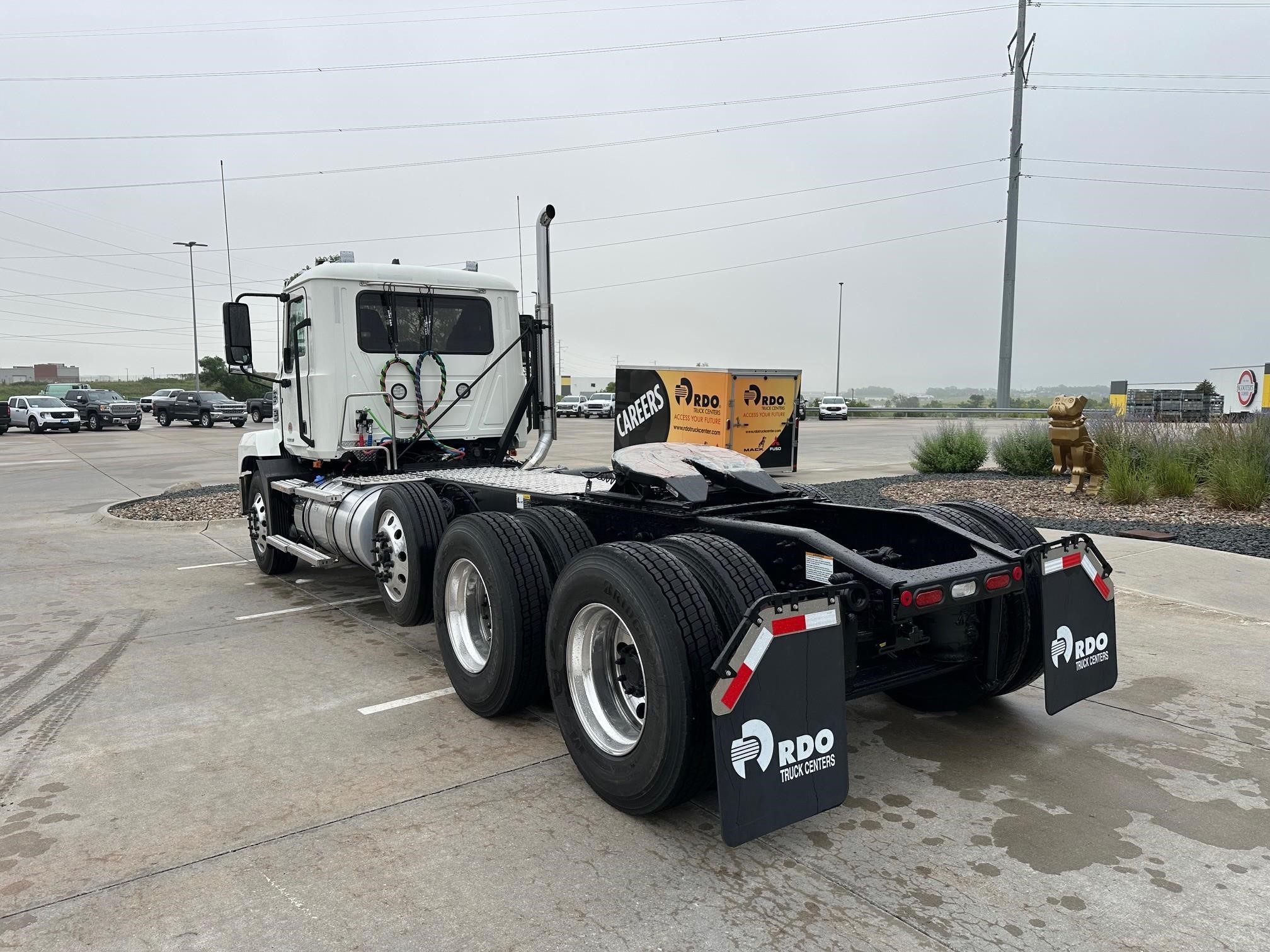 2026 MACK ANTHEM 84T - image 3 of 6