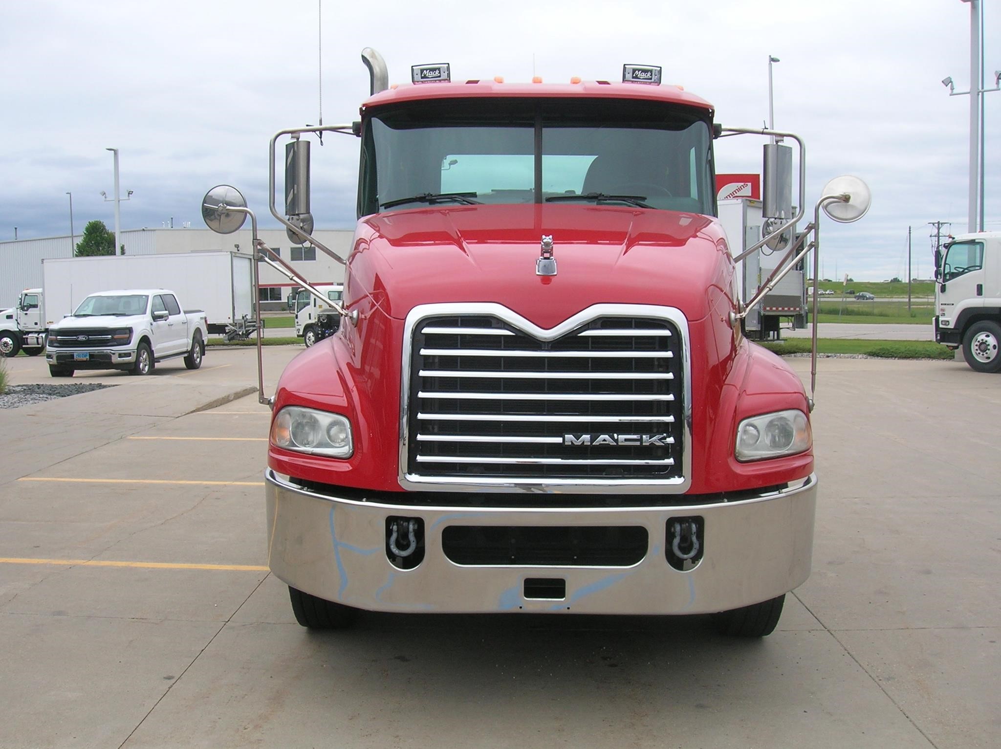 2018 MACK PINNACLE CXU613 - image 2 of 6