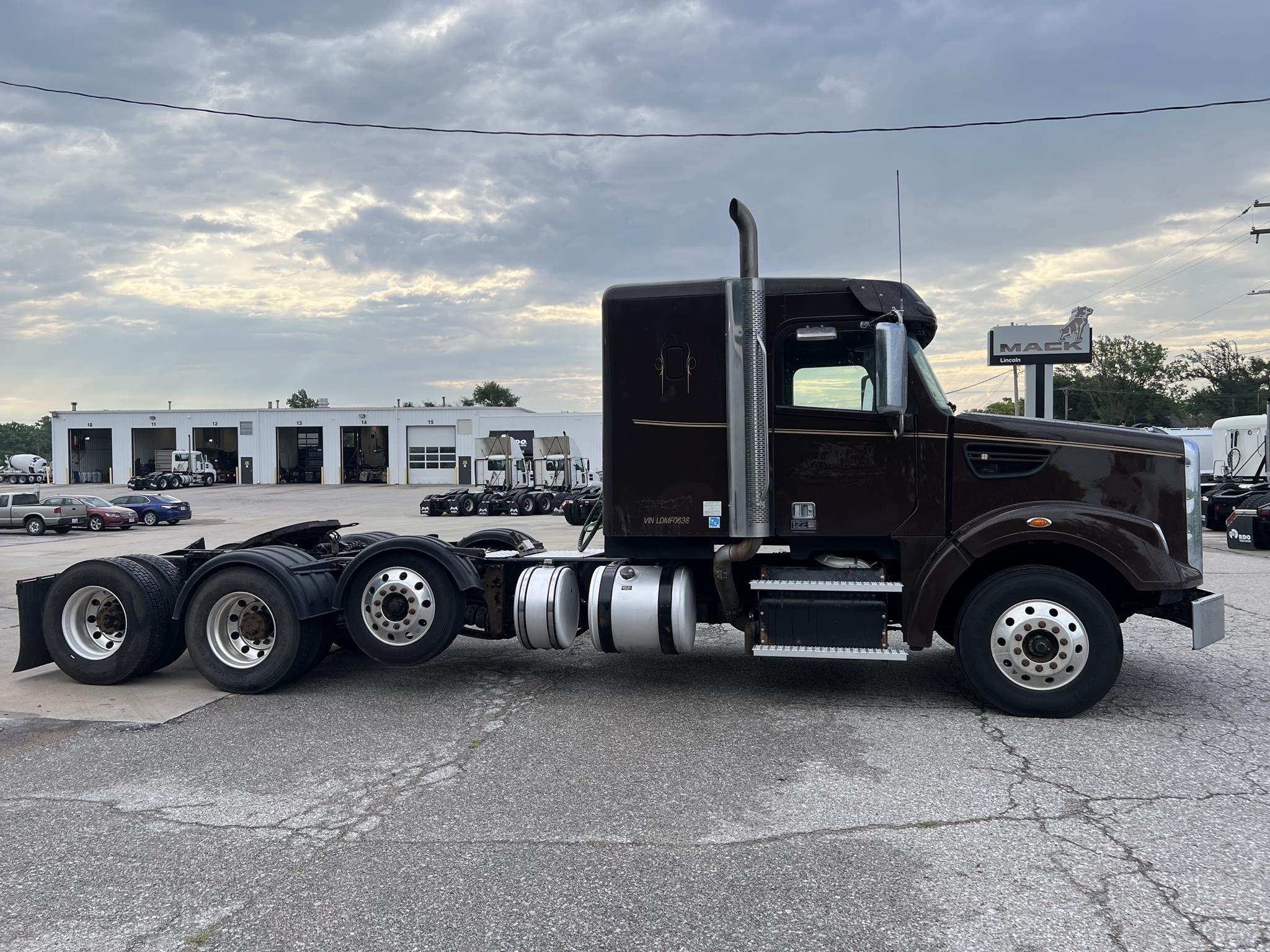 2020 FREIGHTLINER 122SD - image 6 of 6