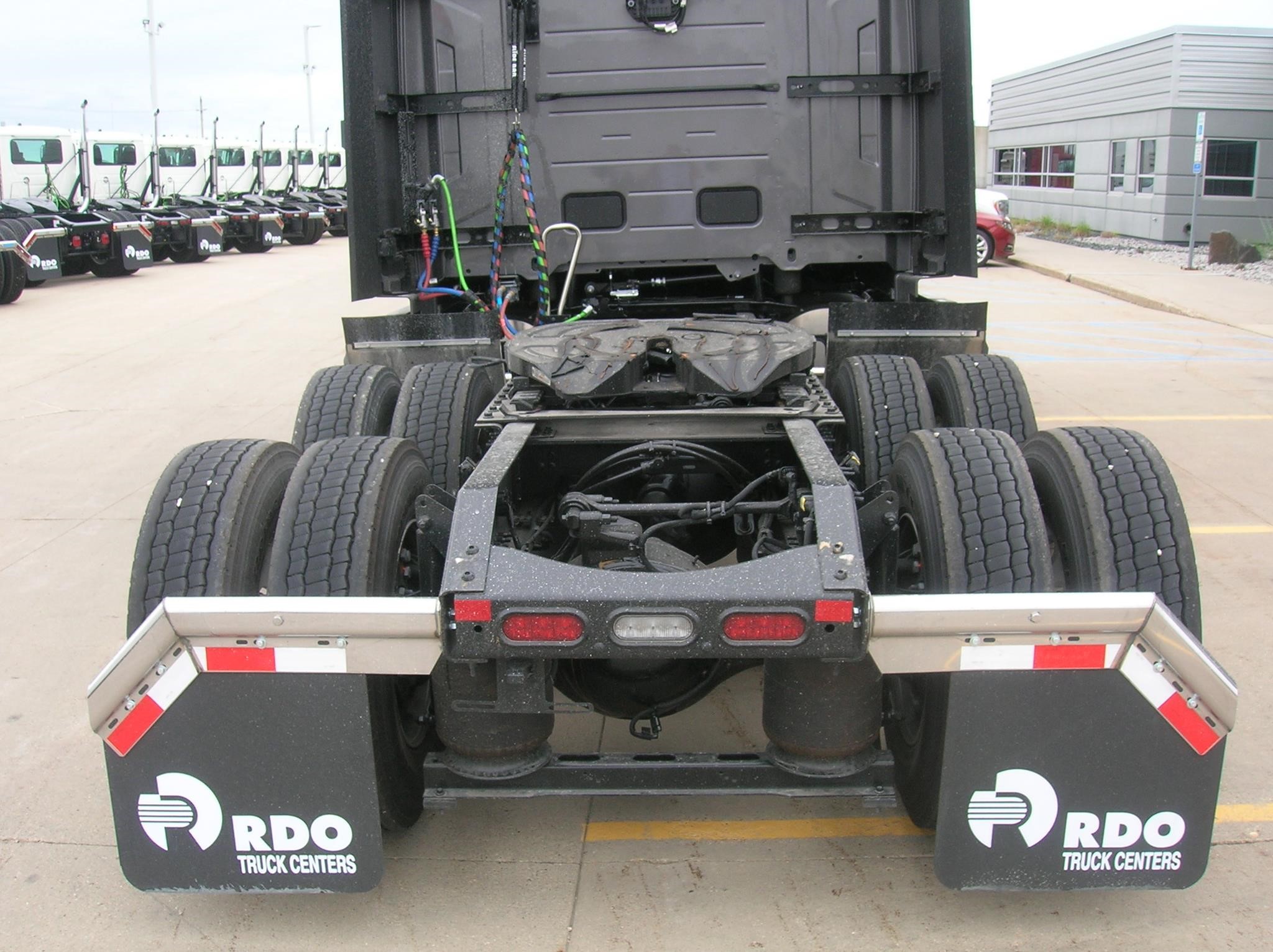 2026 VOLVO VNL64T860 2026 VOLVO VNL64T860 - image 6 of 6