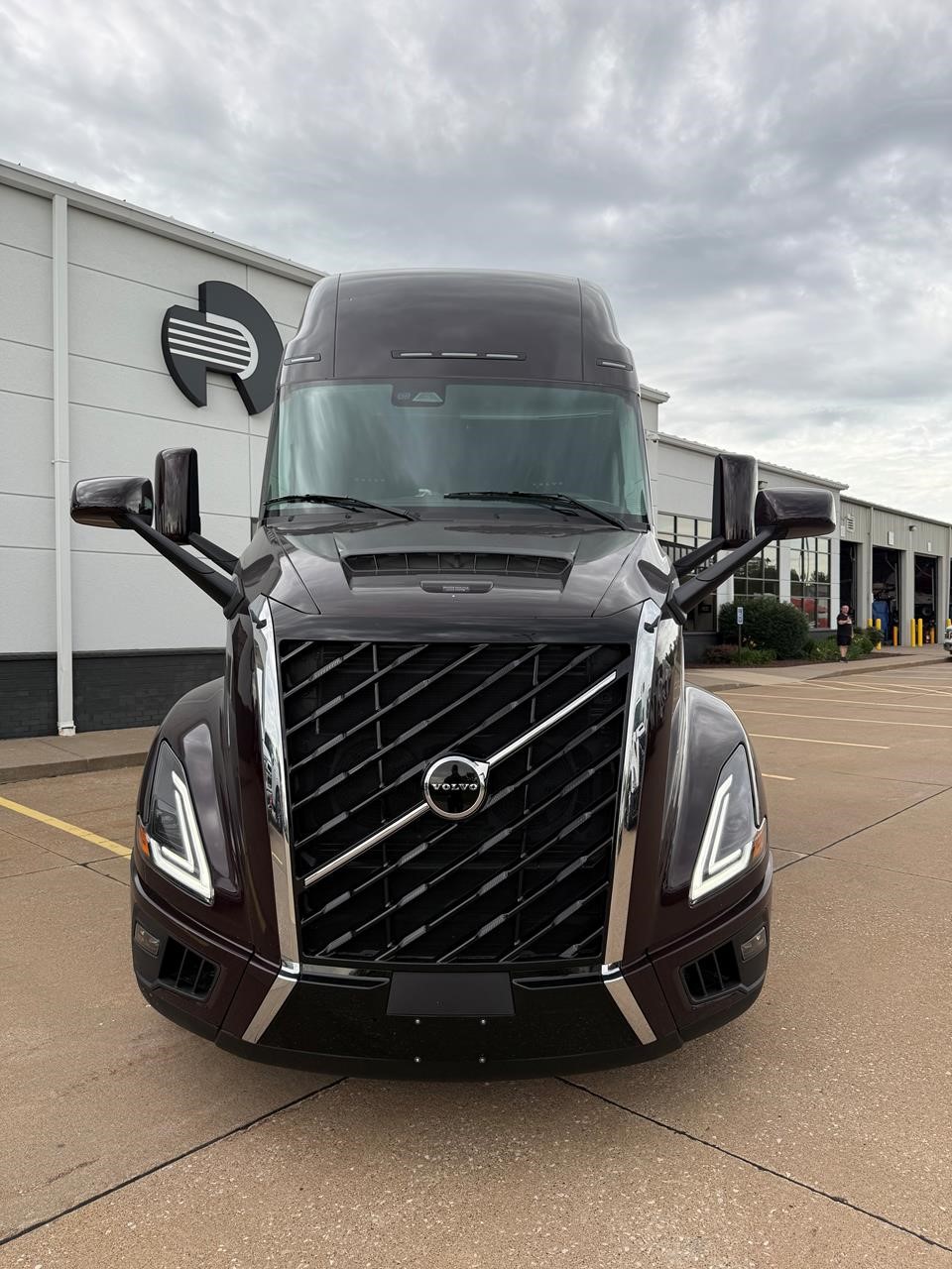 2026 VOLVO VNL64T860 - image 1 of 6