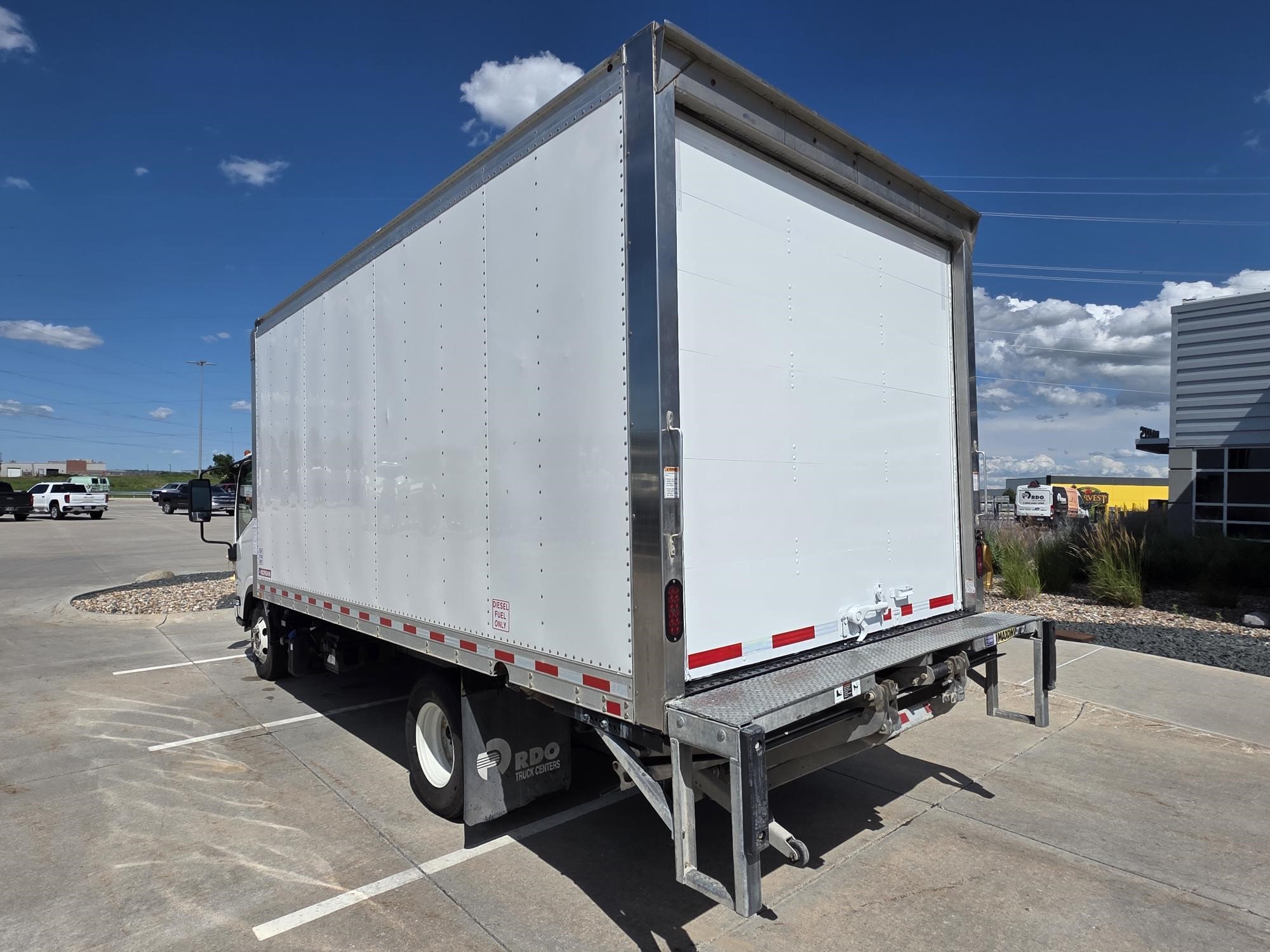 2024 HINO S4 - image 3 of 6