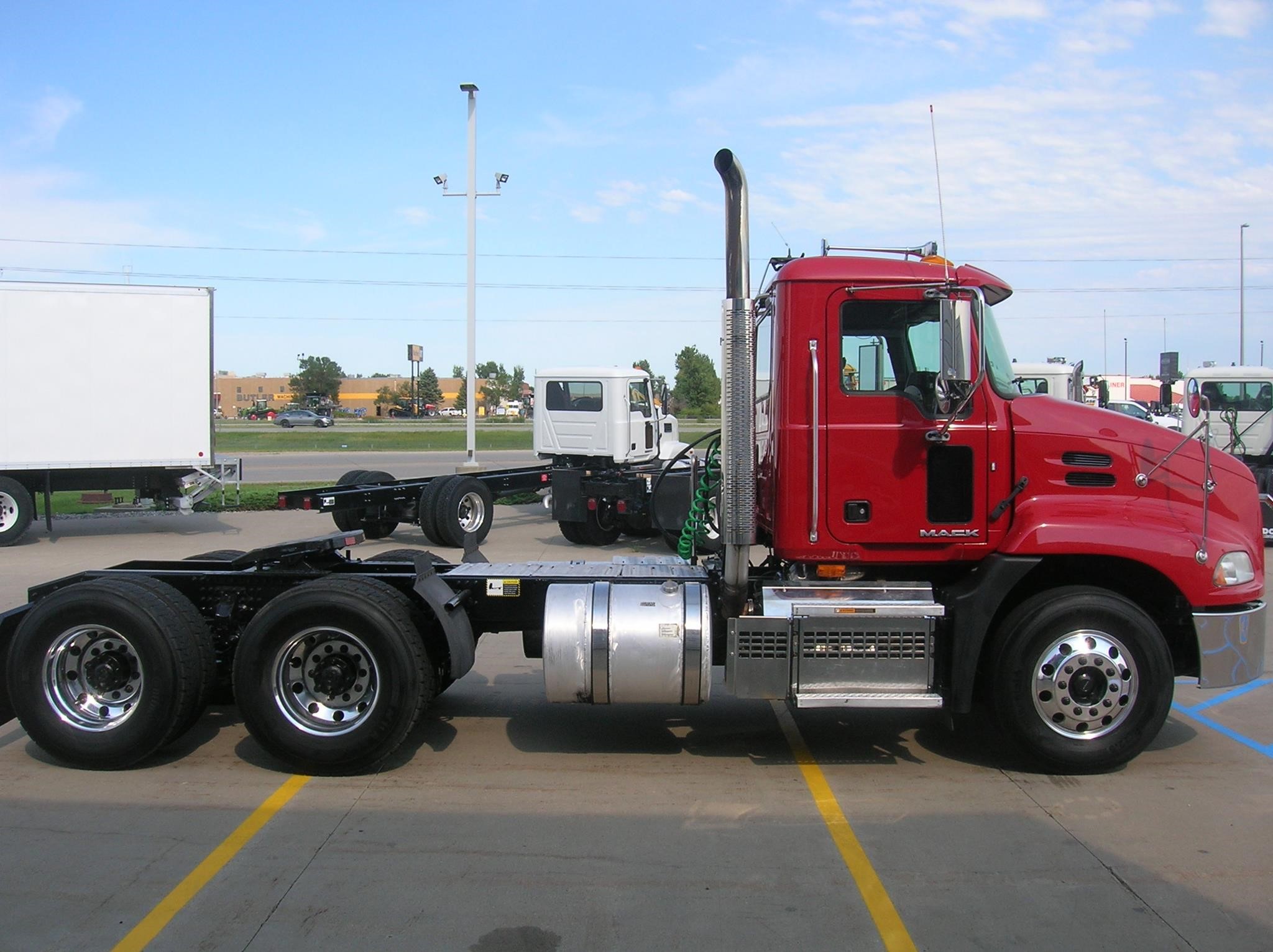 2018 MACK PINNACLE CXU613 - image 4 of 6