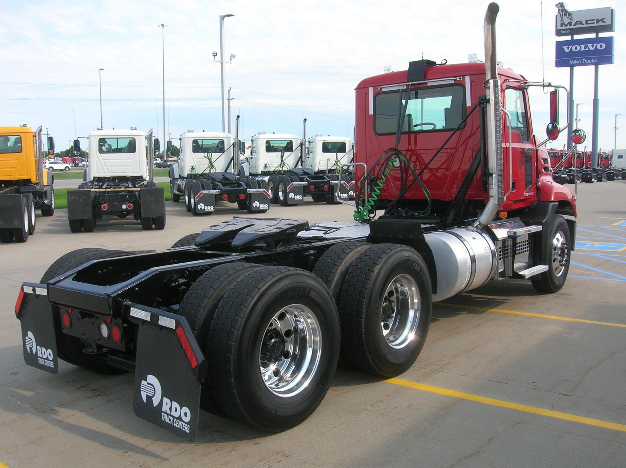 2018 MACK PINNACLE CXU613 - image 5 of 6