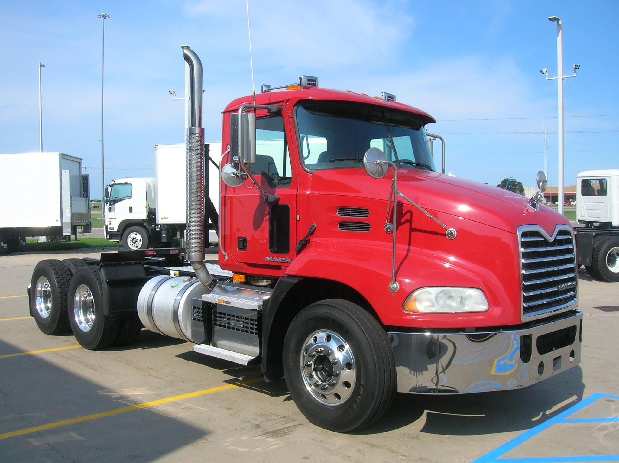 2018 MACK PINNACLE CXU613 - image 3 of 6