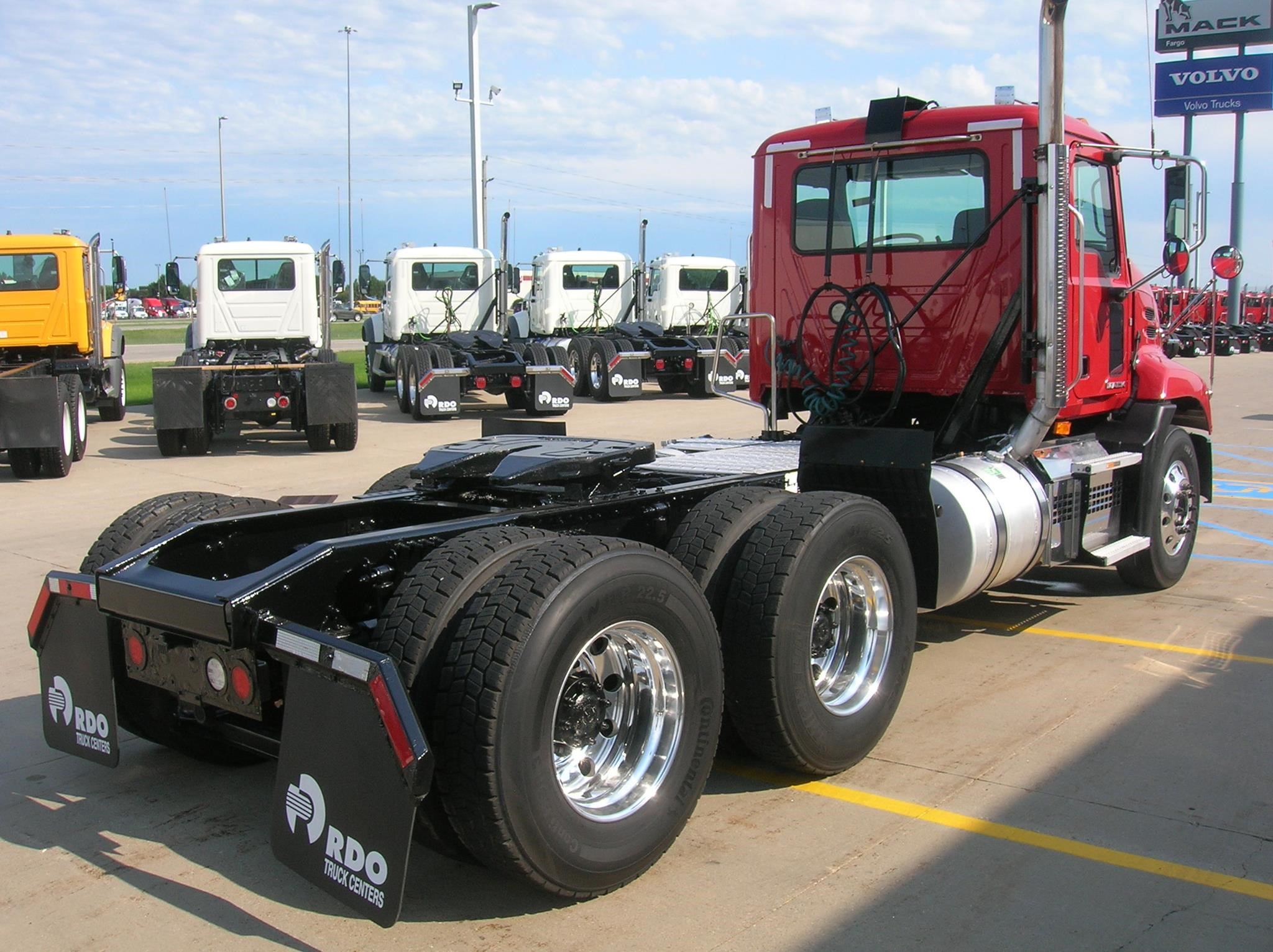 2018 MACK PINNACLE CXU613 - image 5 of 6