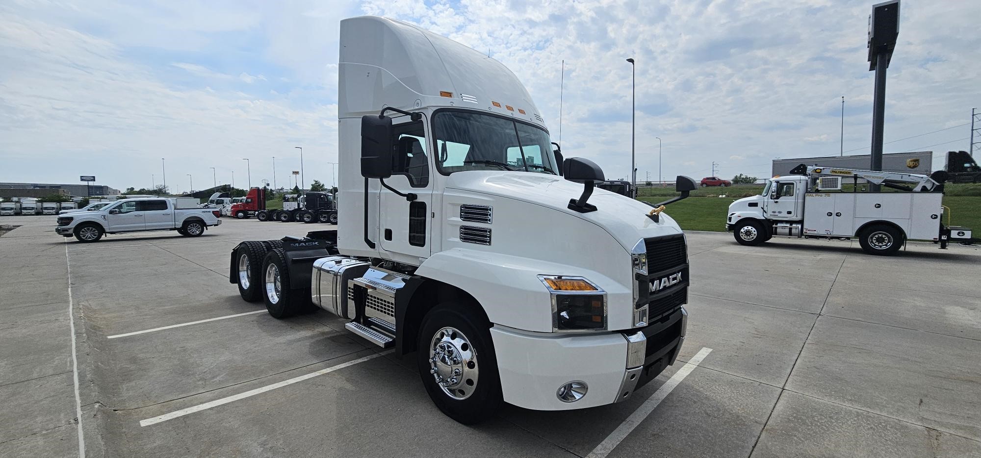 2021 MACK ANTHEM 64T - image 3 of 6