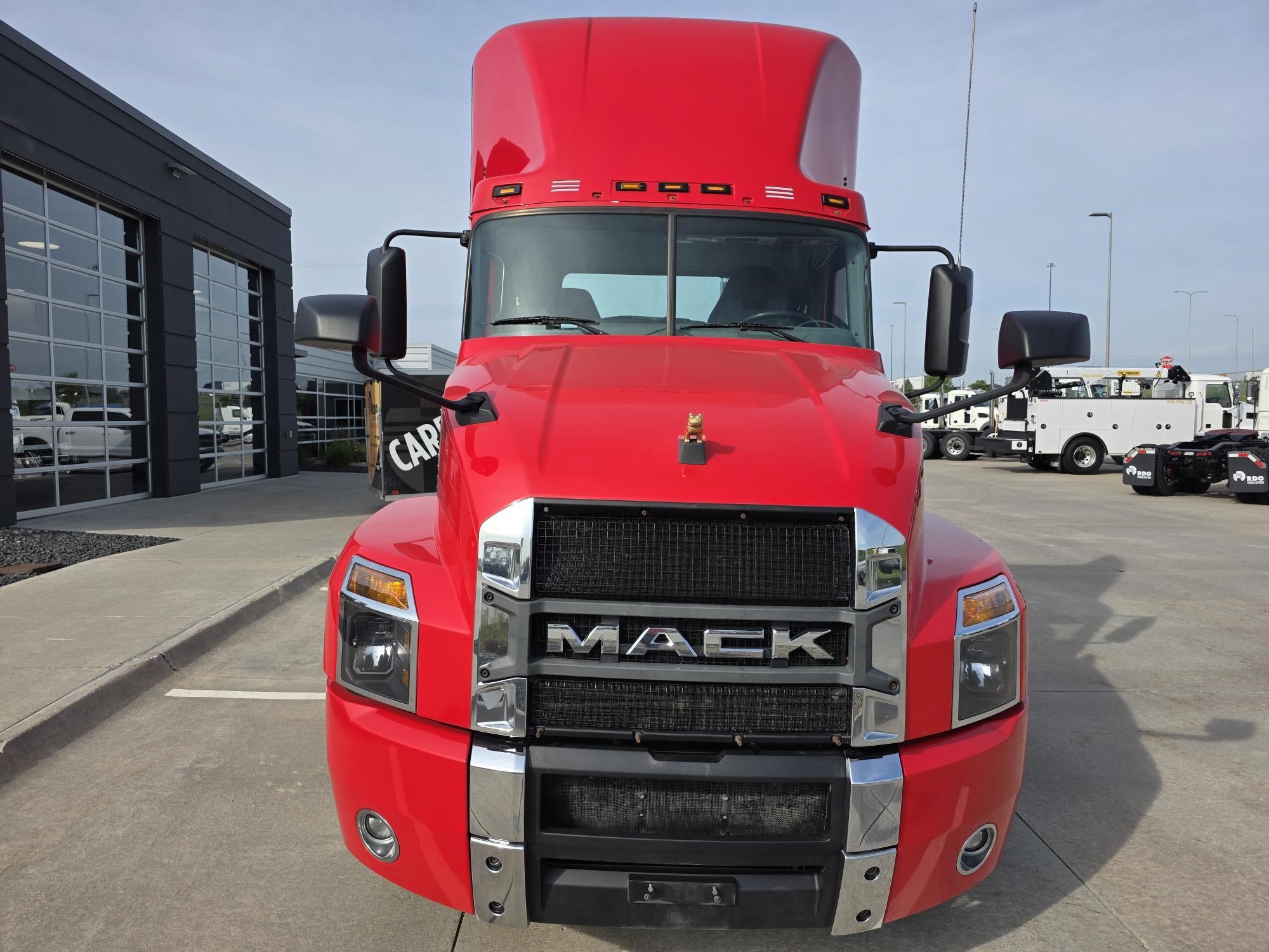 2022 MACK ANTHEM 64T - image 2 of 6